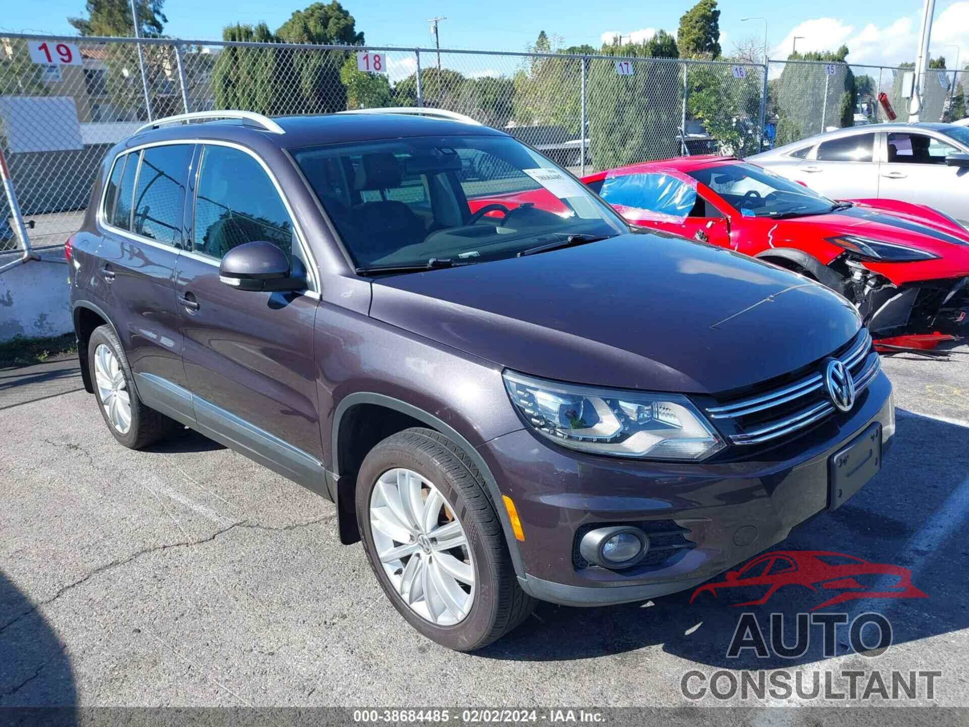 VOLKSWAGEN TIGUAN 2016 - WVGBV7AX2GW606840