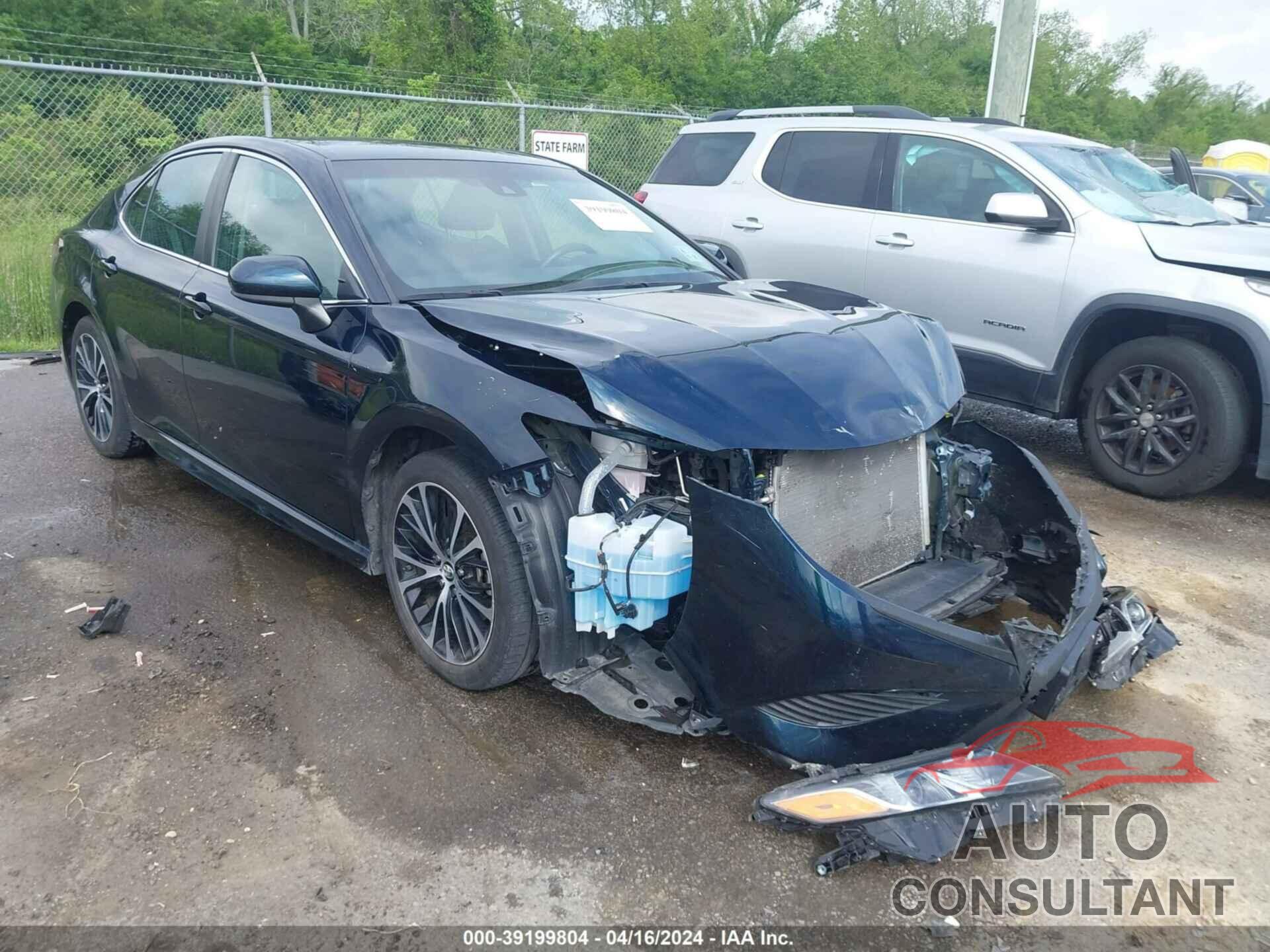 TOYOTA CAMRY 2018 - 4T1B11HK4JU583809