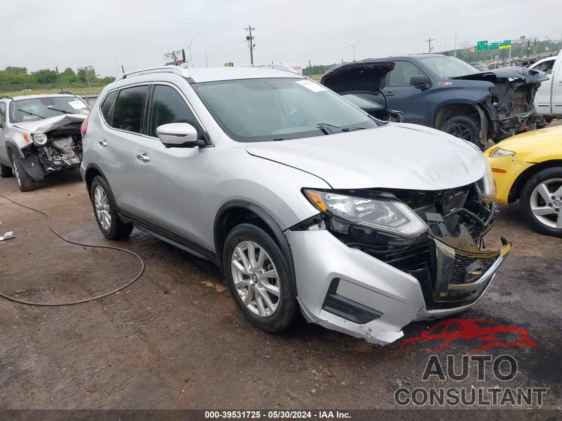 NISSAN ROGUE 2017 - KNMAT2MT8HP566700