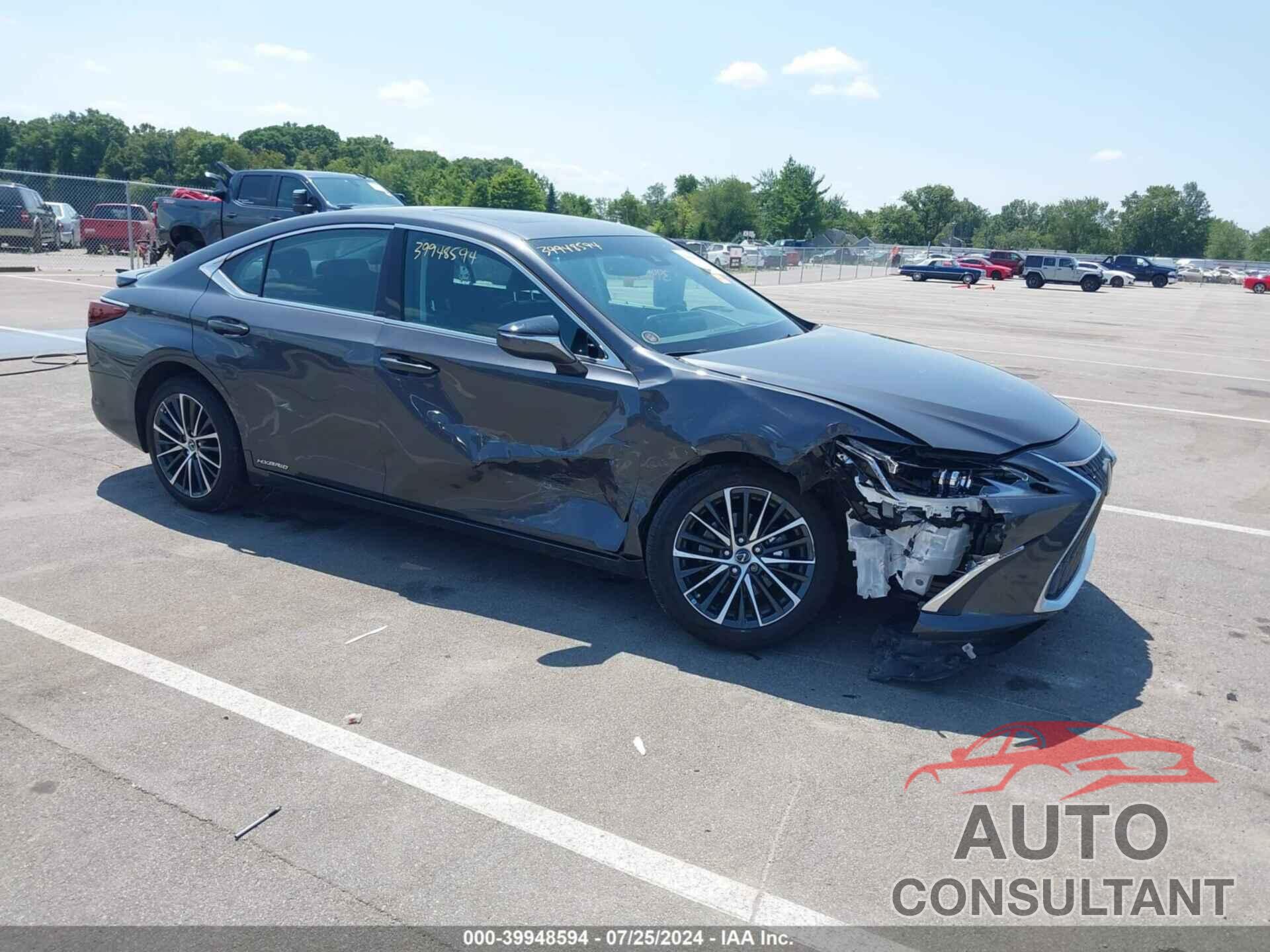 LEXUS ES 300H 2022 - 58ADA1C11NU025129