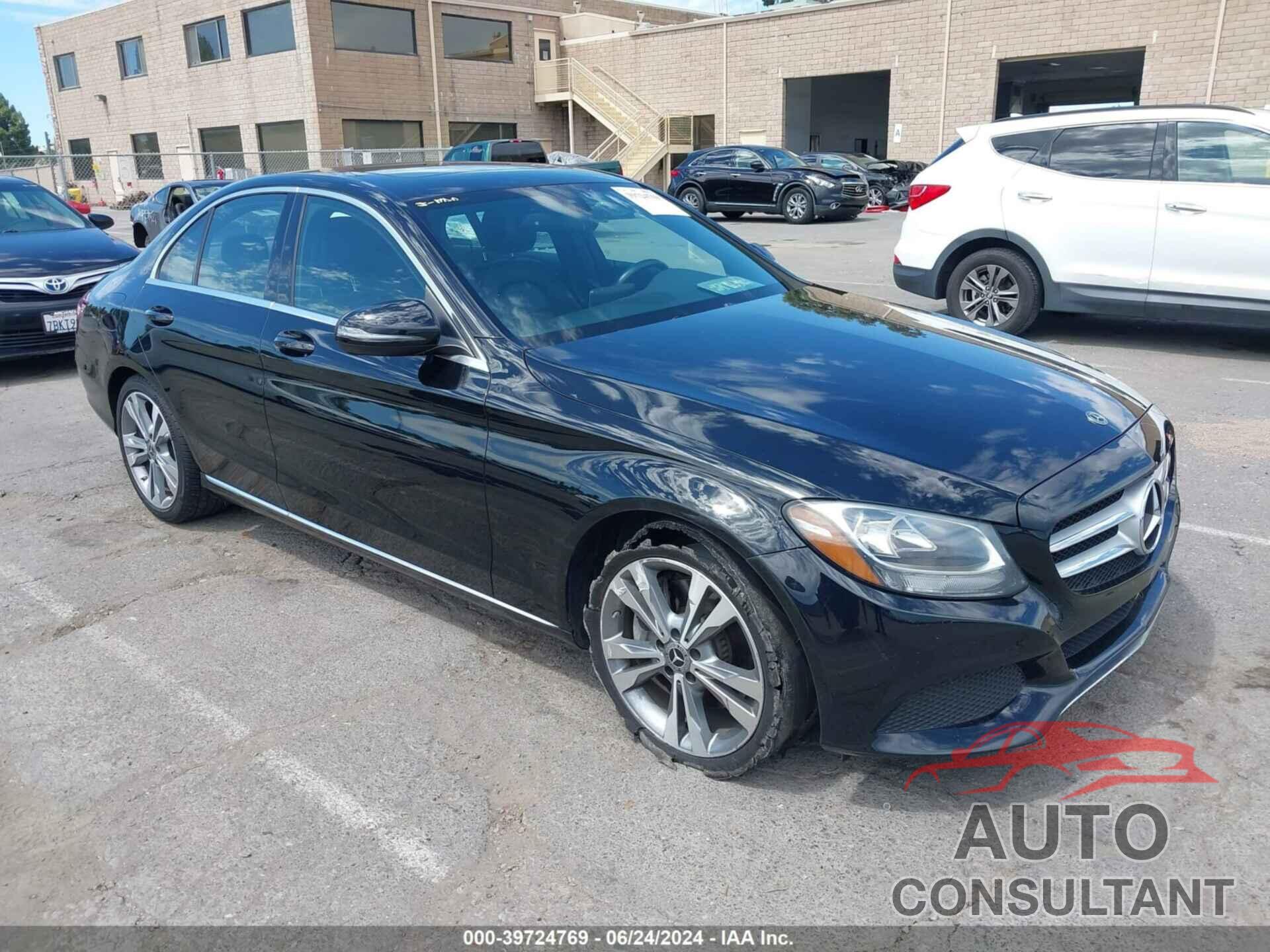 MERCEDES-BENZ C 300 2018 - 55SWF4JB4JU238967