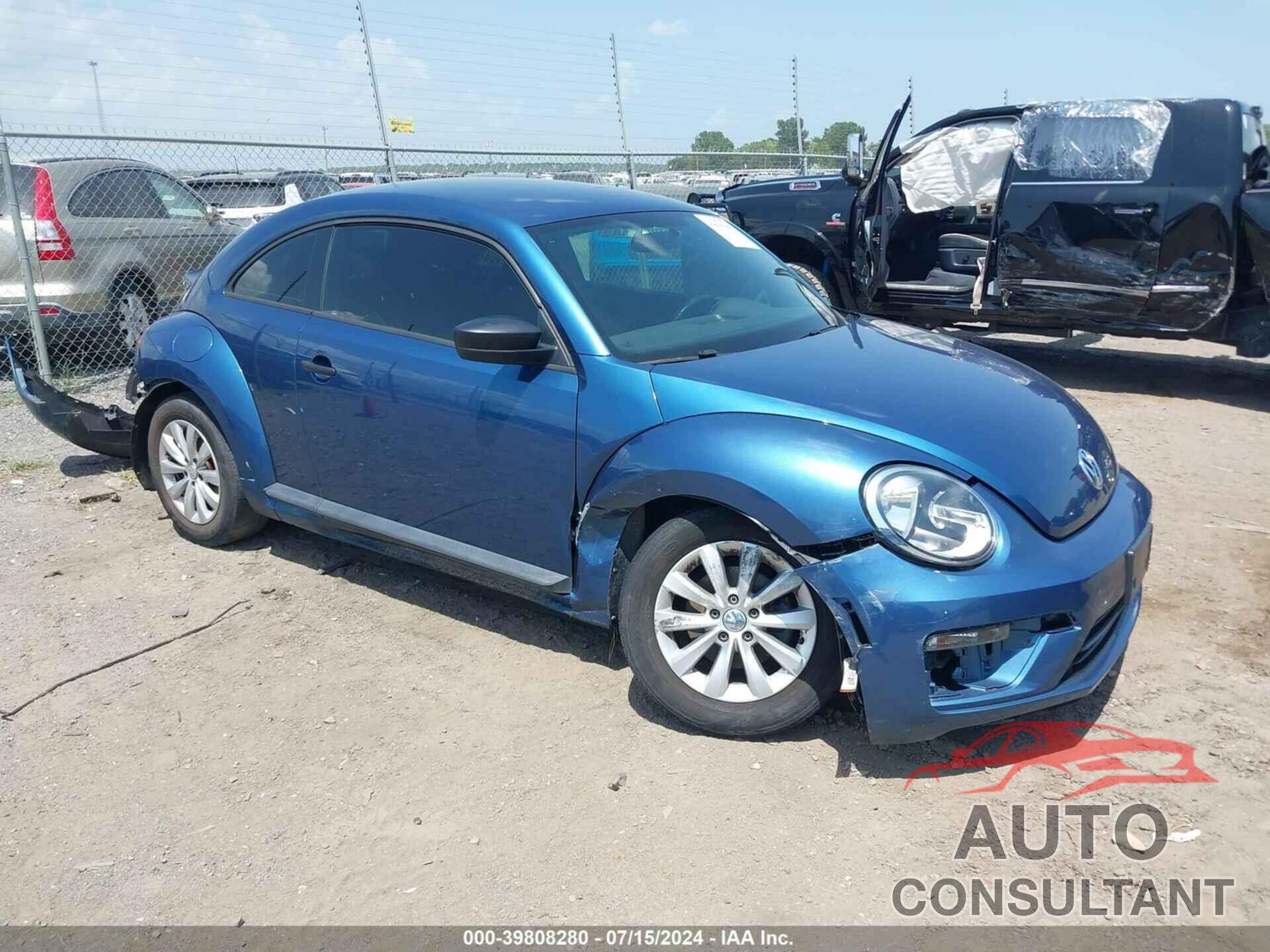 VOLKSWAGEN BEETLE 2018 - 3VWFD7AT5JM701144