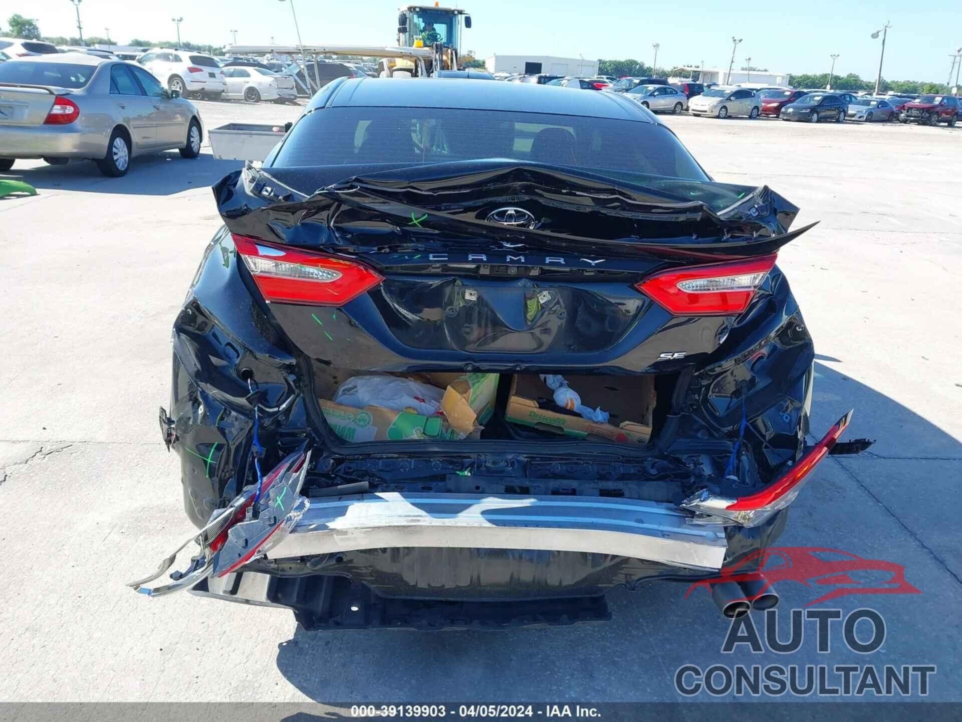 TOYOTA CAMRY 2018 - 4T1B11HKXJU106110