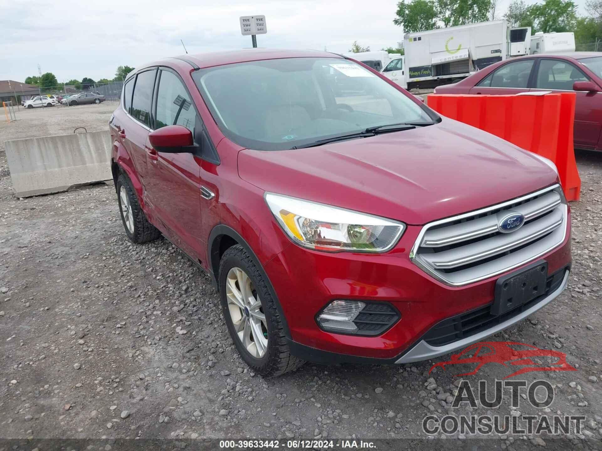 FORD ESCAPE 2017 - 1FMCU9GD5HUC01388