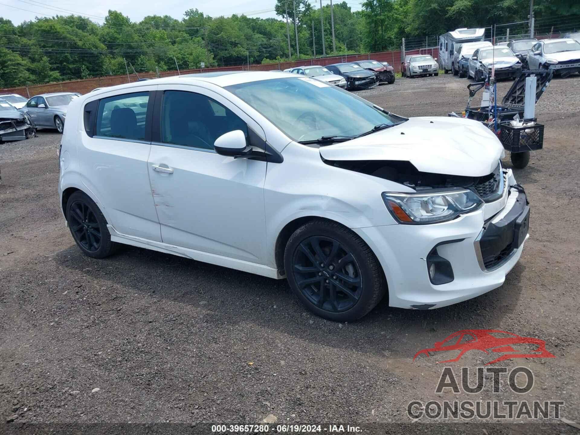 CHEVROLET SONIC 2018 - 1G1JF6SB5J4122294