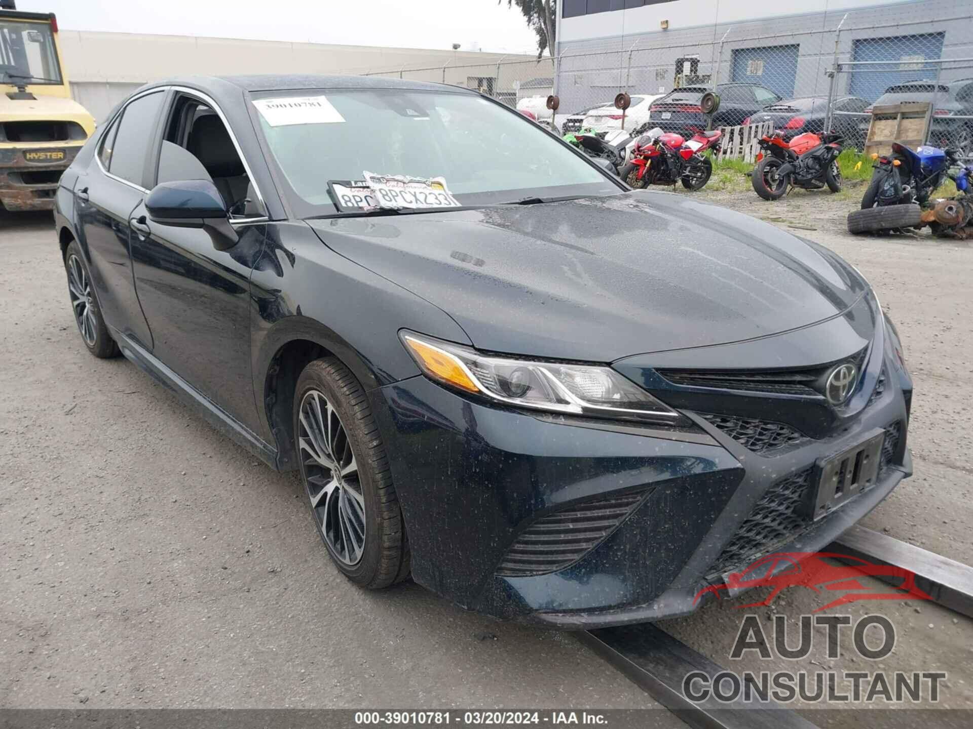 TOYOTA CAMRY 2020 - 4T1G11AK2LU357092