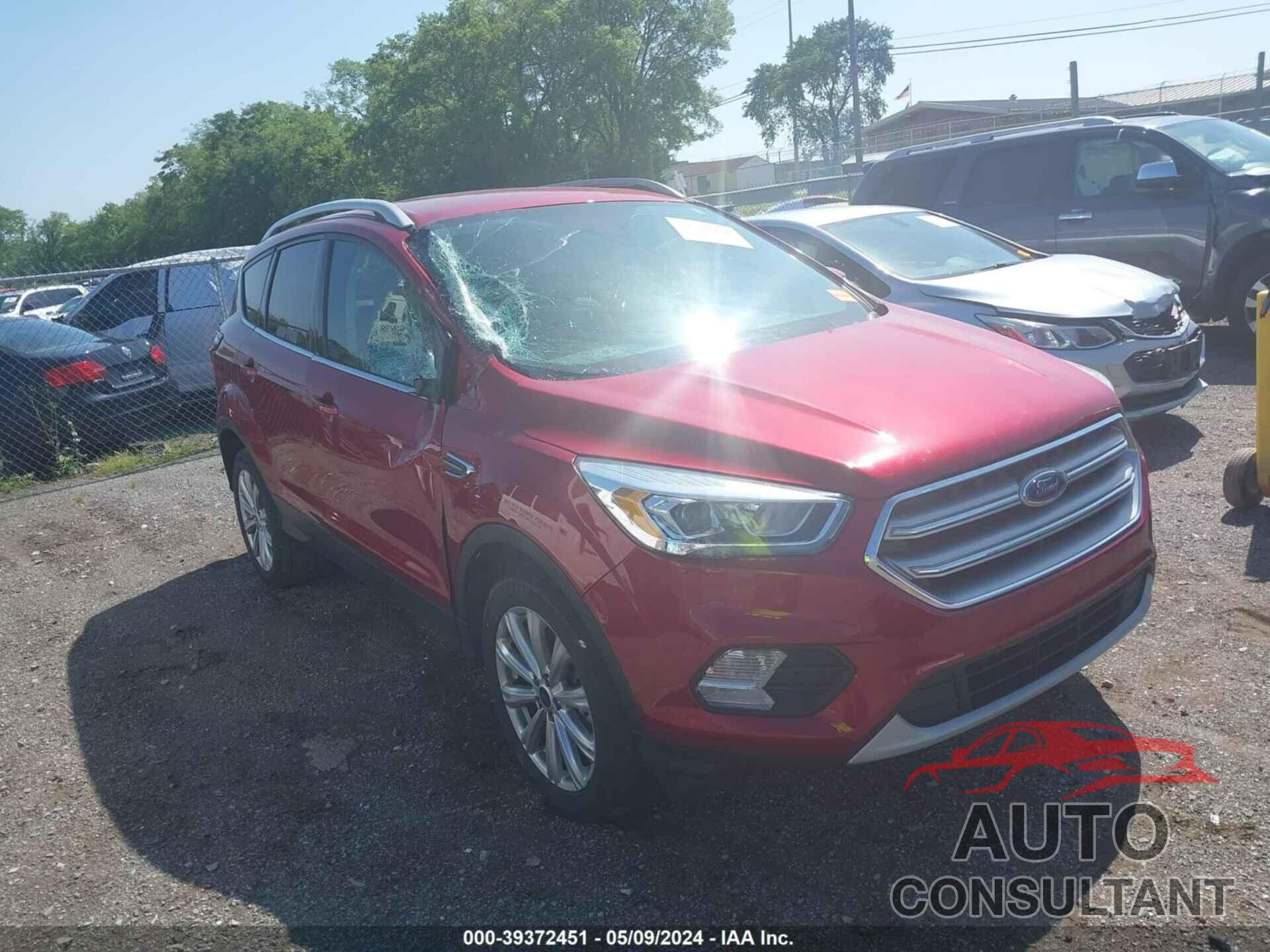 FORD ESCAPE 2017 - 1FMCU0J97HUB62139