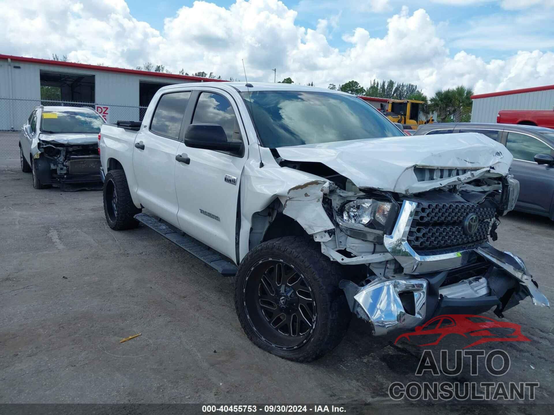 TOYOTA TUNDRA 2018 - 5TFDW5F12JX693711