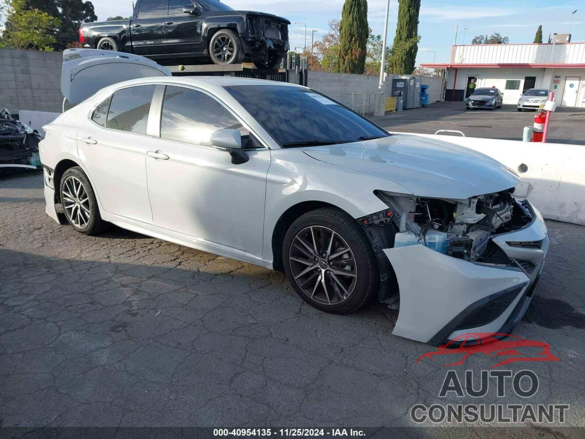 TOYOTA CAMRY 2023 - 4T1G11AK0PU097619