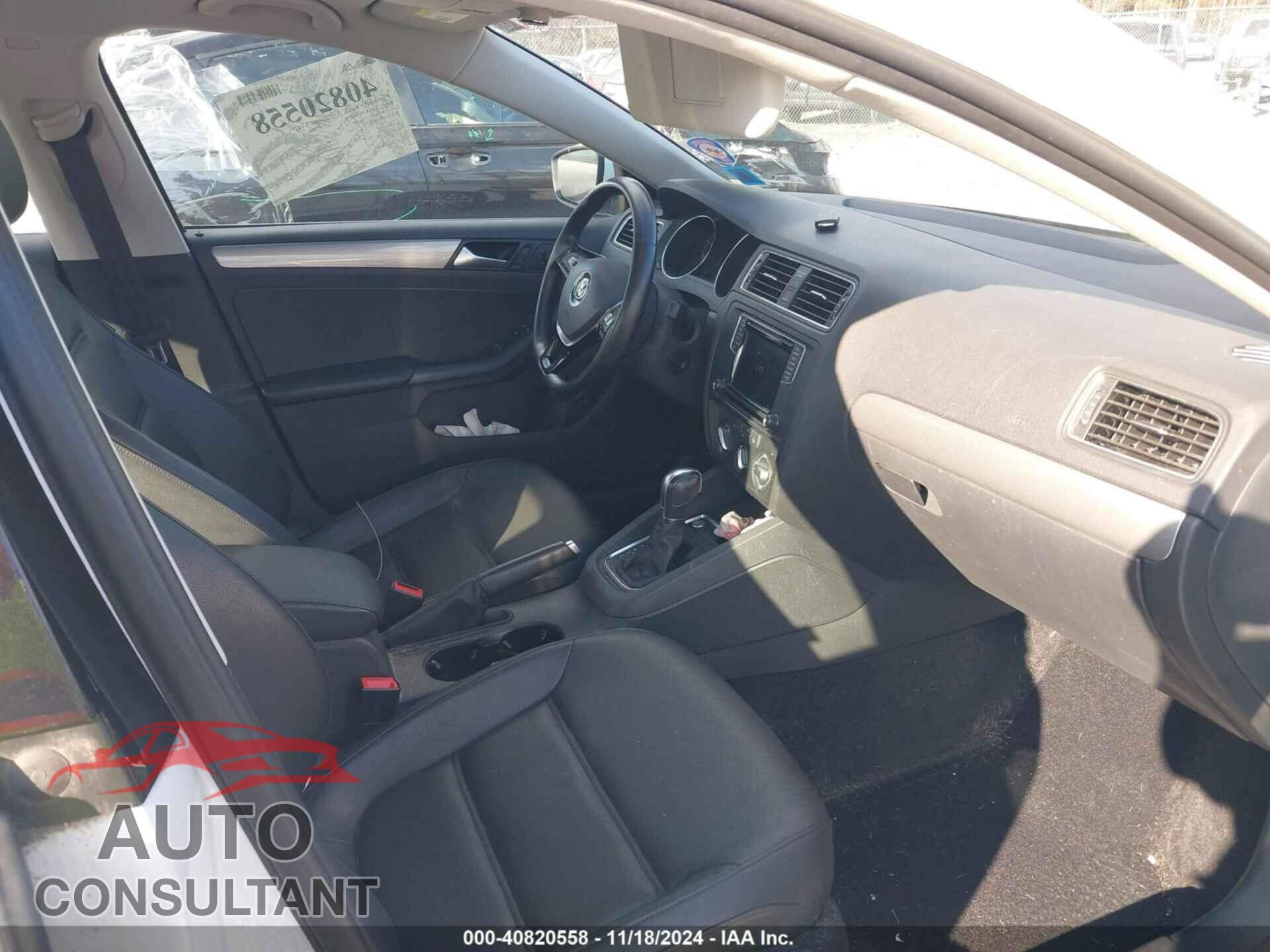VOLKSWAGEN JETTA 2017 - 3VWDB7AJ7HM321003
