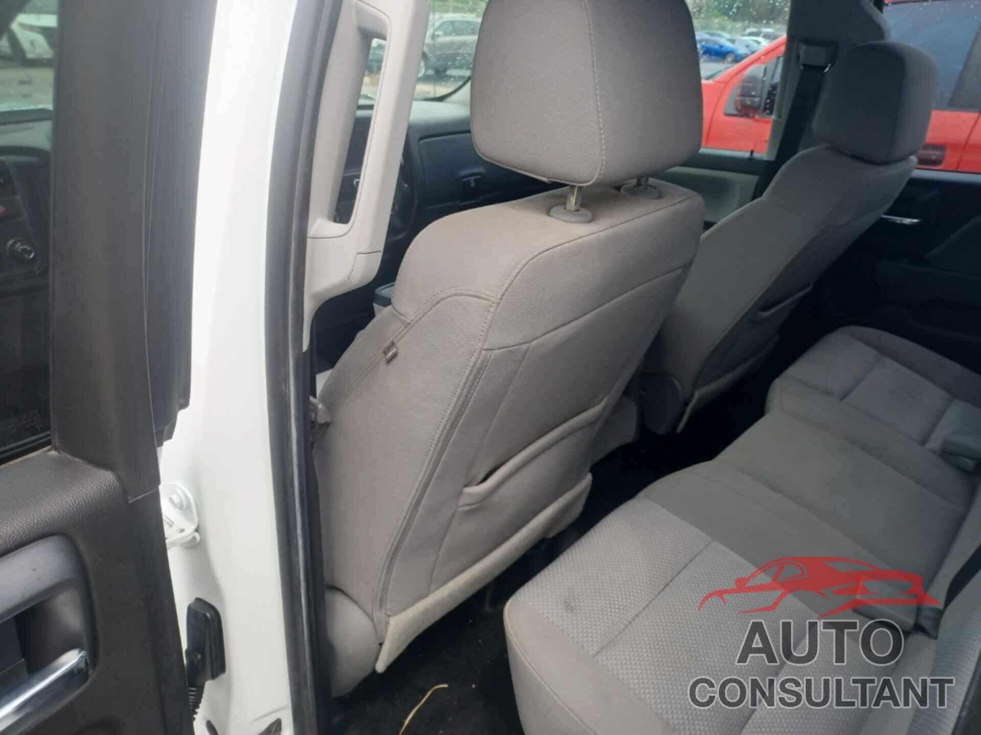 CHEVROLET SILVERADO 1500 2018 - 1GCVKNEH1JZ149137
