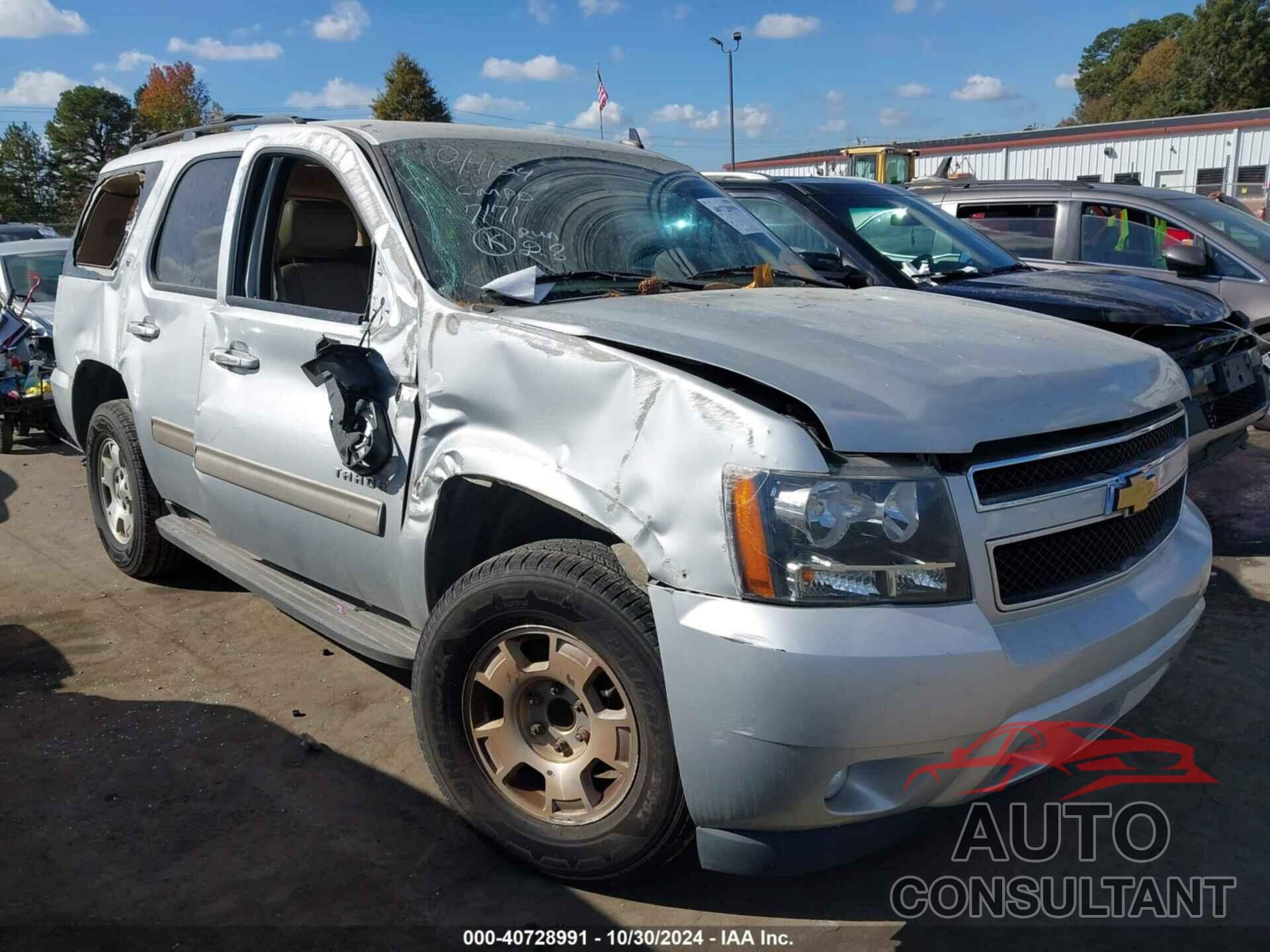 CHEVROLET TAHOE 2013 - 1GNSCBE04DR337171