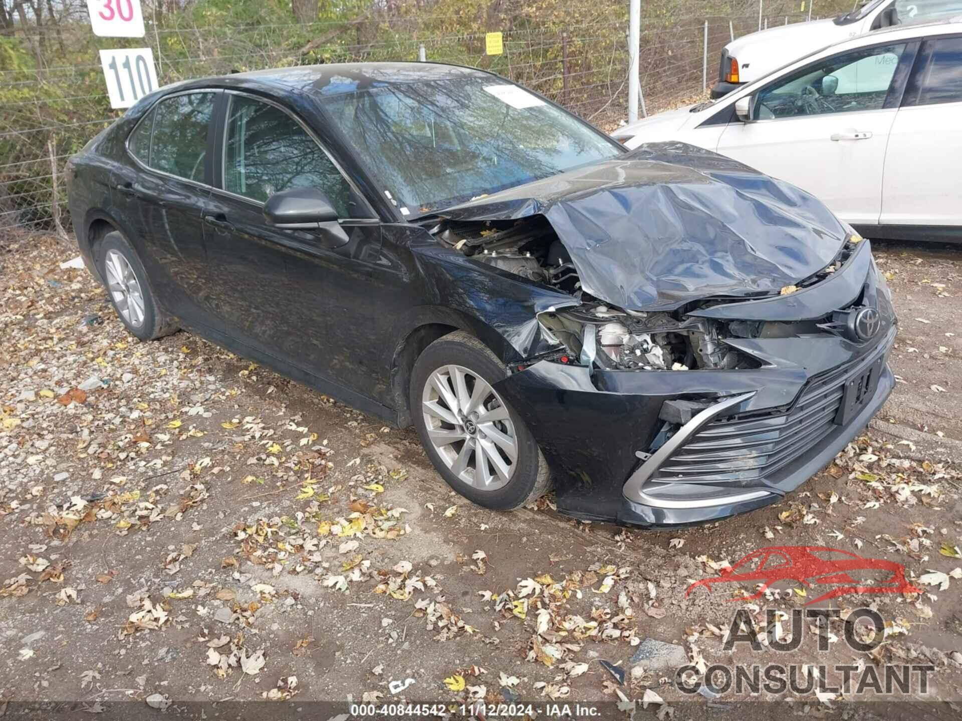 TOYOTA CAMRY 2022 - 4T1C11AK9NU672683