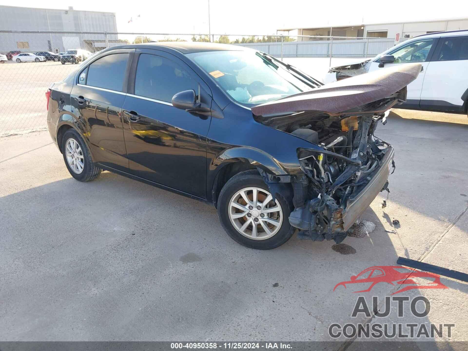 CHEVROLET SONIC 2017 - 1G1JD5SH7H4101493