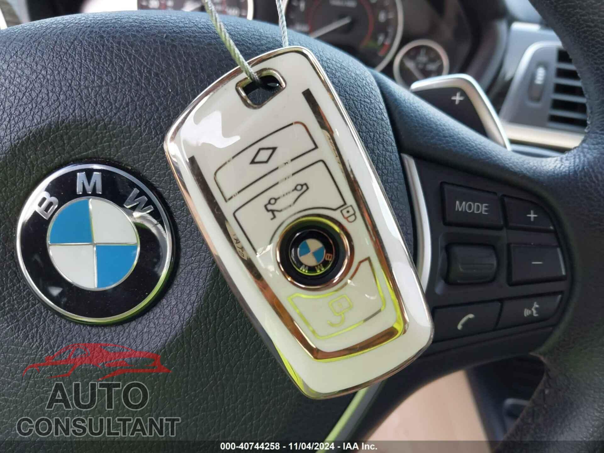 BMW 328I 2016 - WBA8E9G55GNU29686