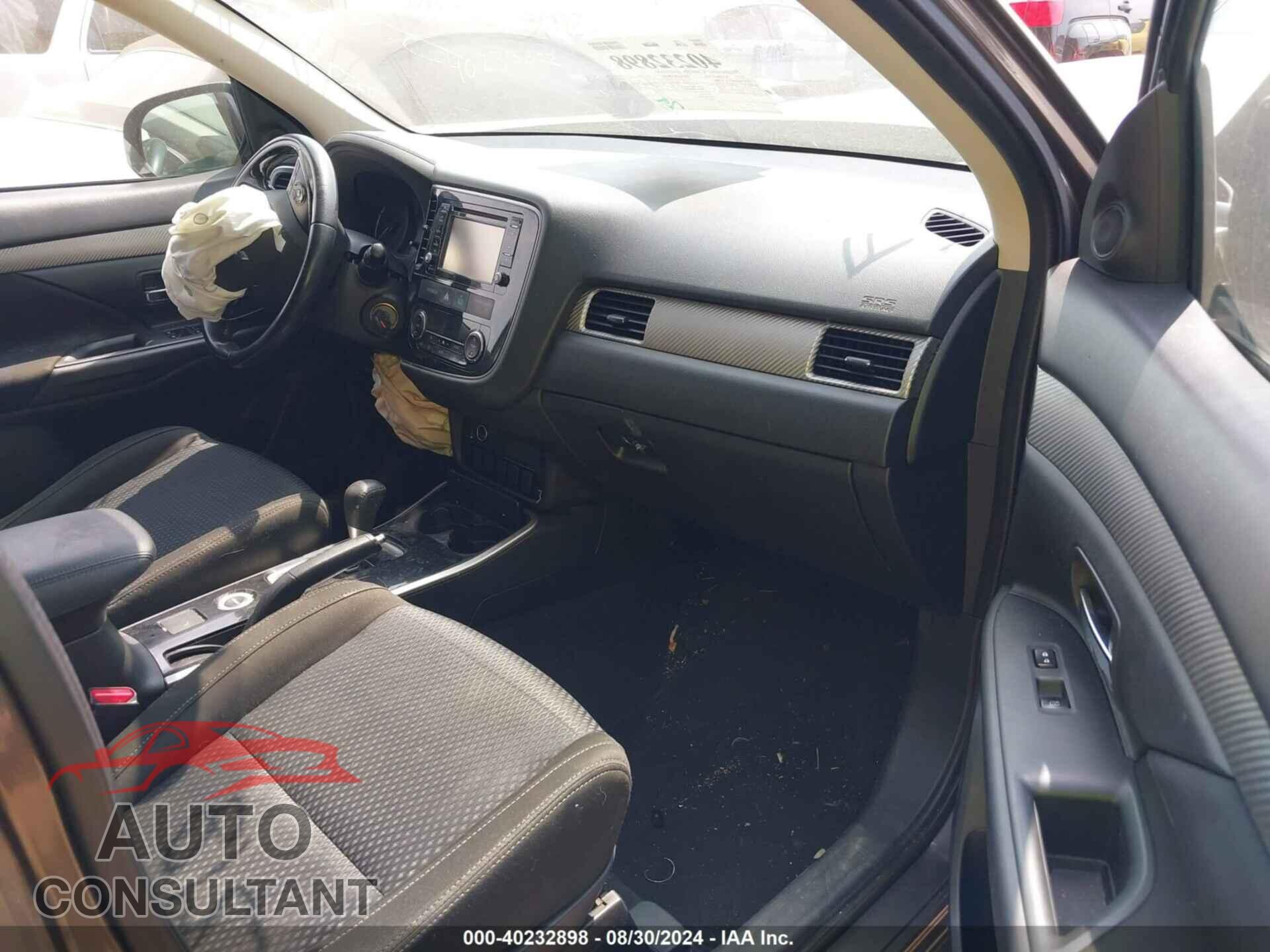 MITSUBISHI OUTLANDER 2017 - JA4AZ2A31HZ030835