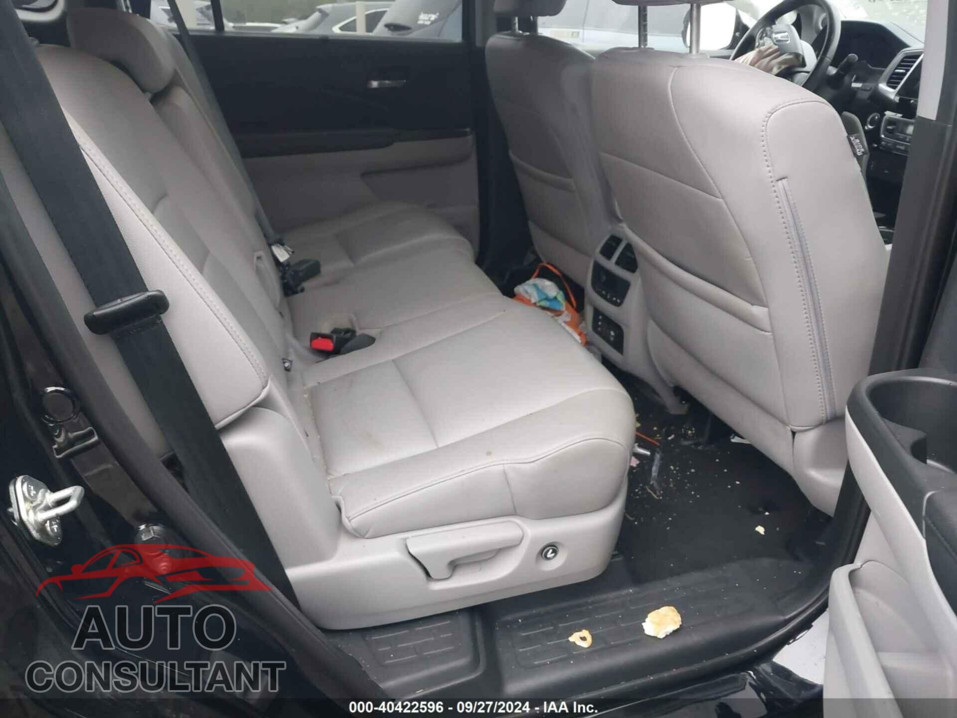 HONDA PILOT 2017 - 5FNYF6H96HB101192