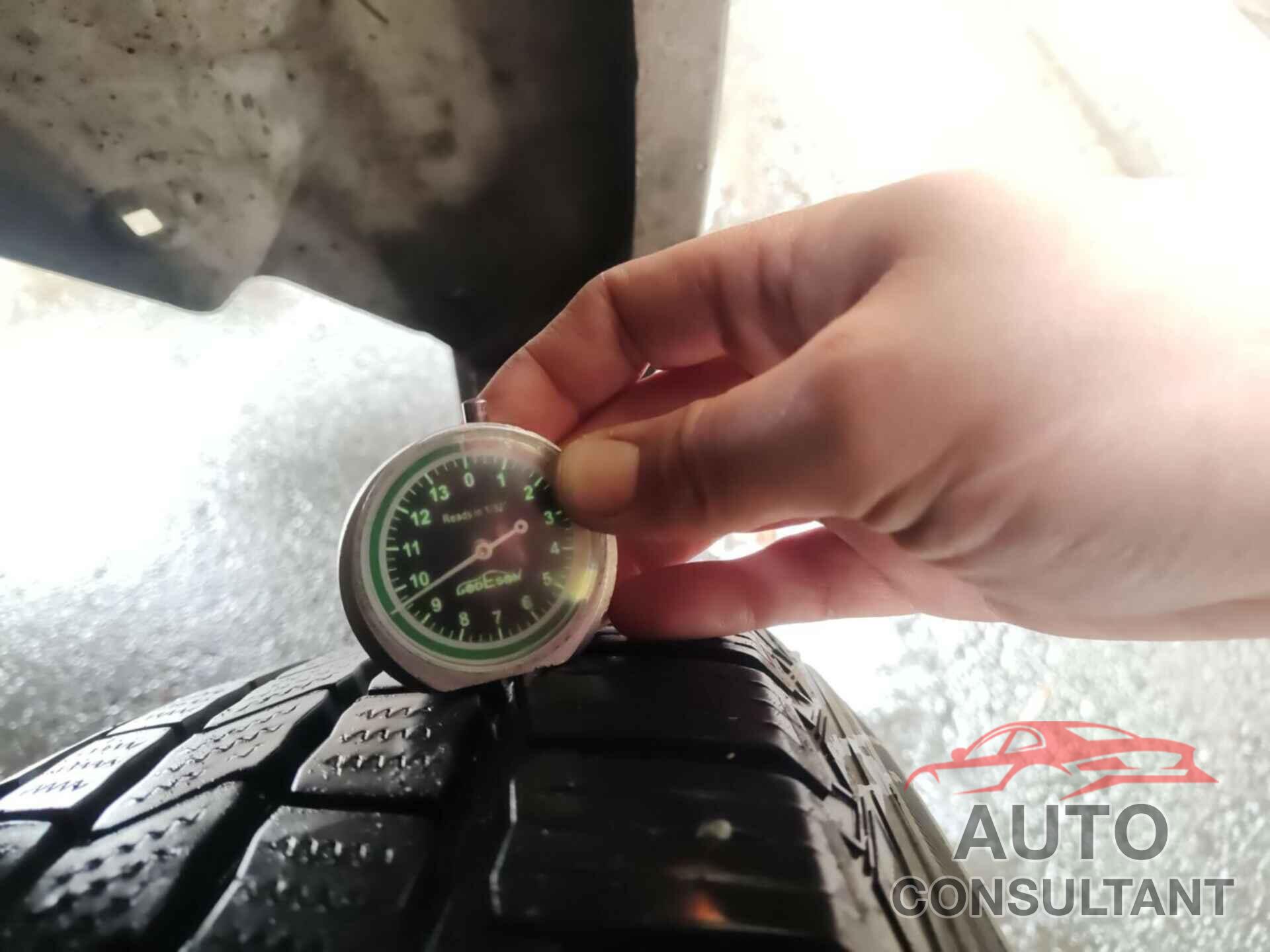 CHEVROLET SILVERADO 2019 - 3GCNWAEF0KG239909