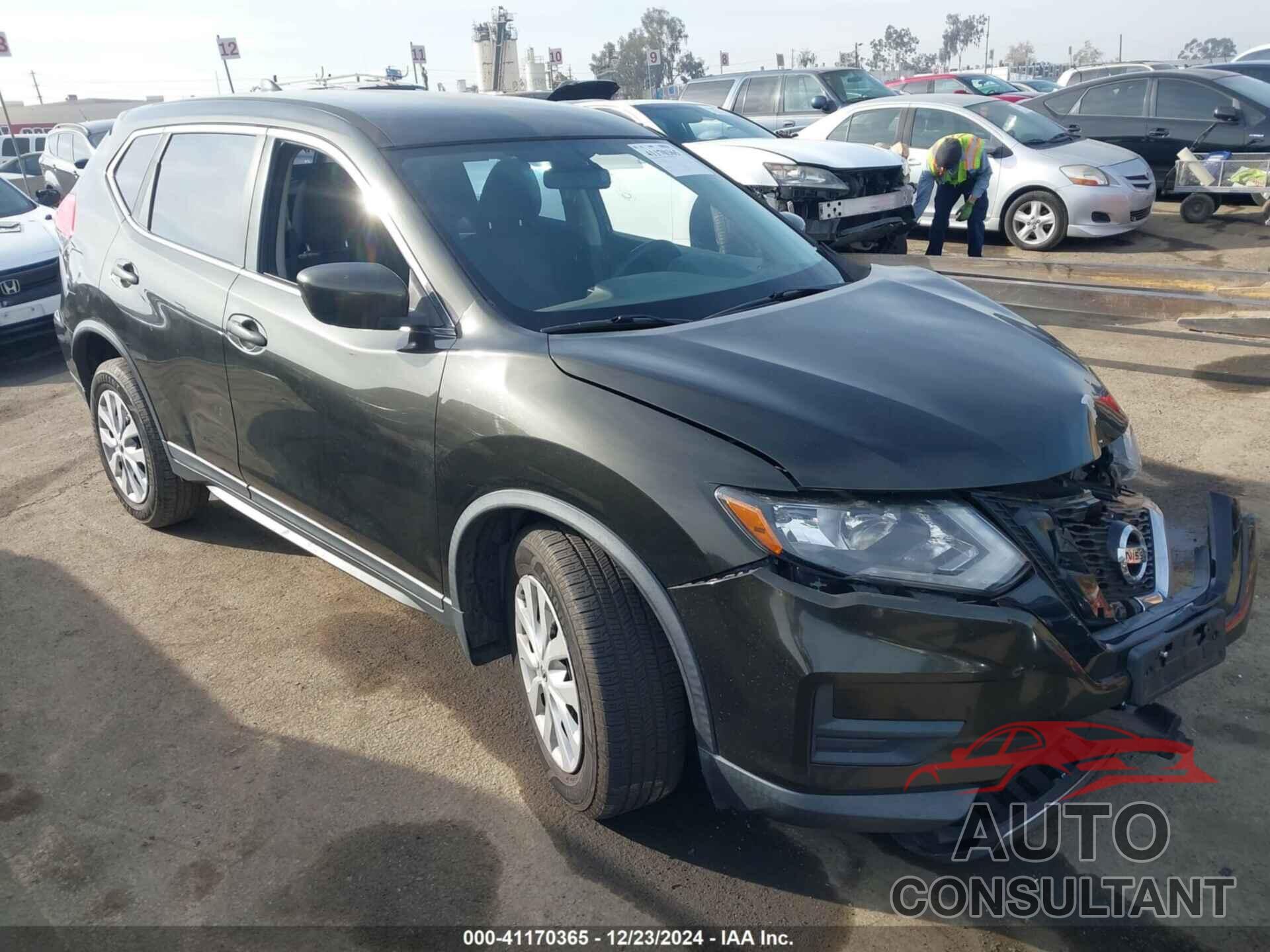 NISSAN ROGUE 2017 - KNMAT2MT6HP508777