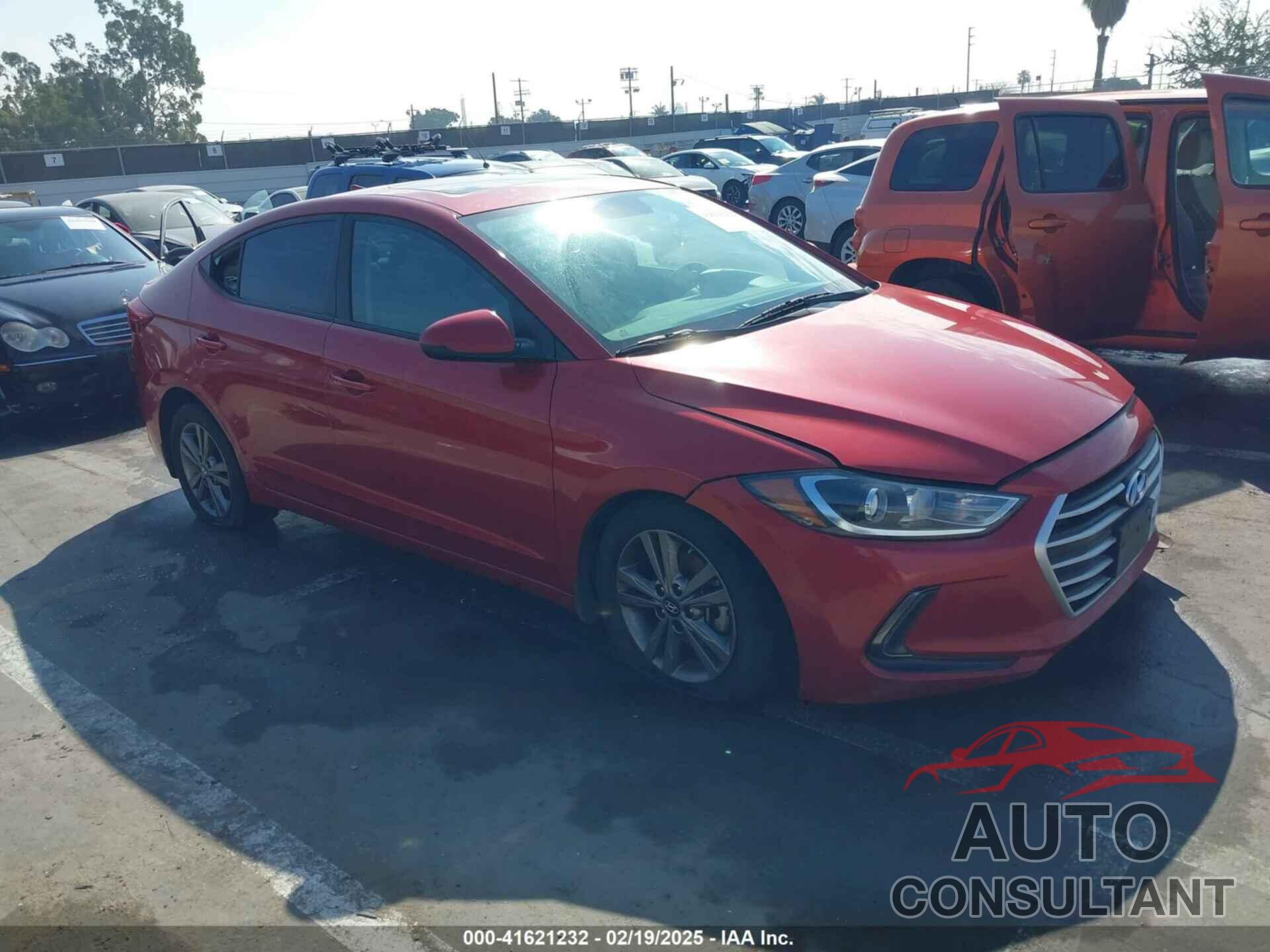 HYUNDAI ELANTRA 2018 - 5NPD84LF7JH304237