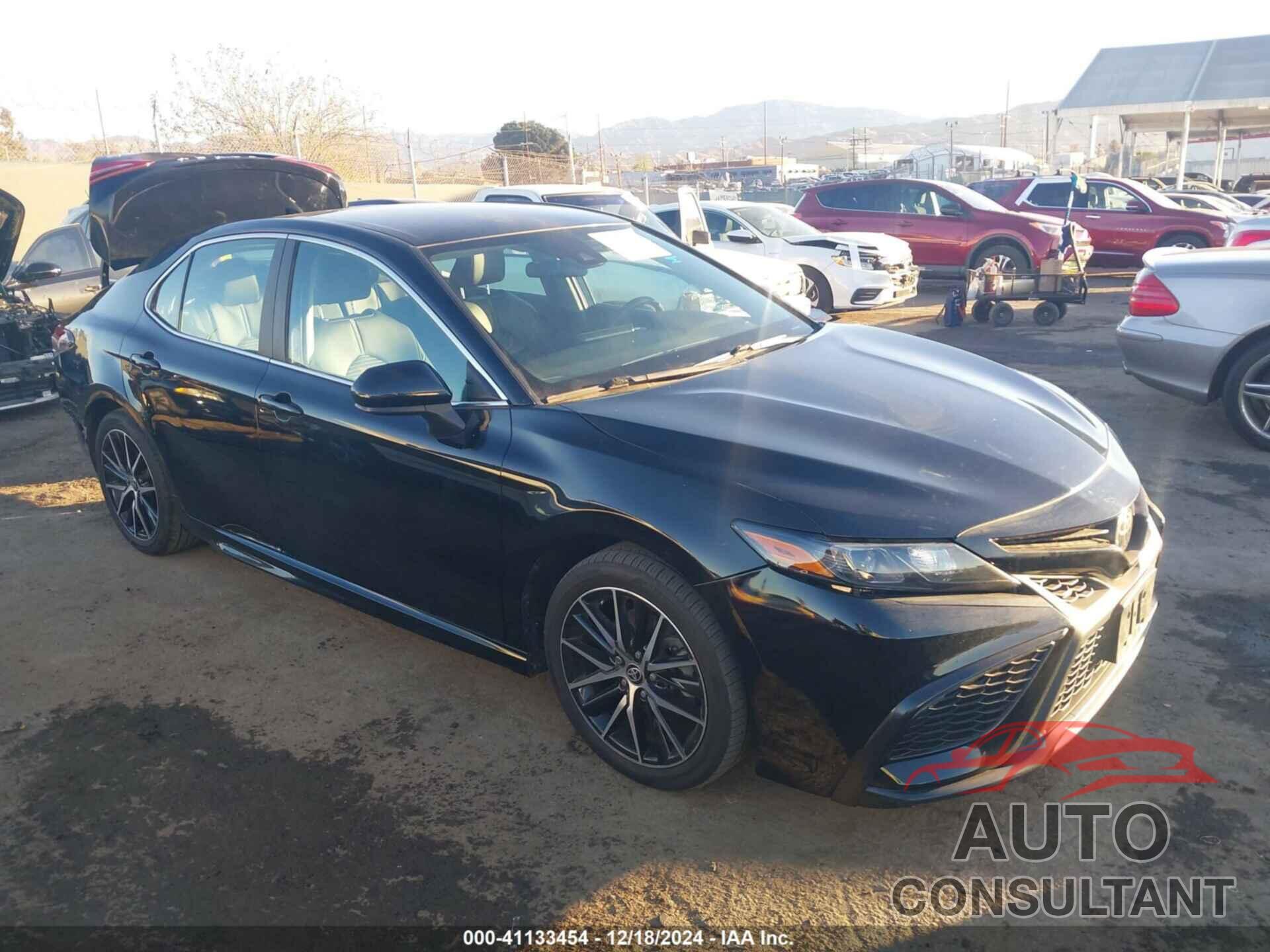 TOYOTA CAMRY 2021 - 4T1G11AK9MU428709