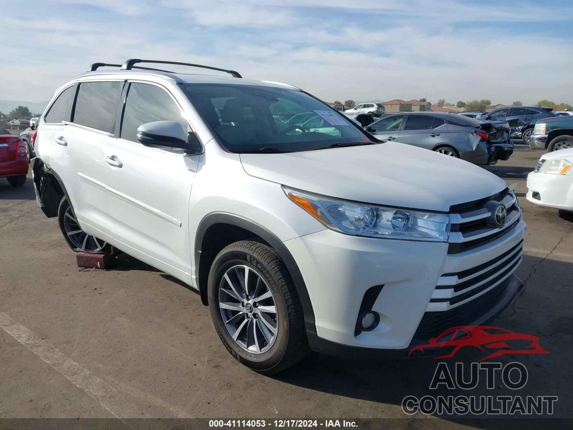 TOYOTA HIGHLANDER 2018 - 5TDJZRFH3JS499399