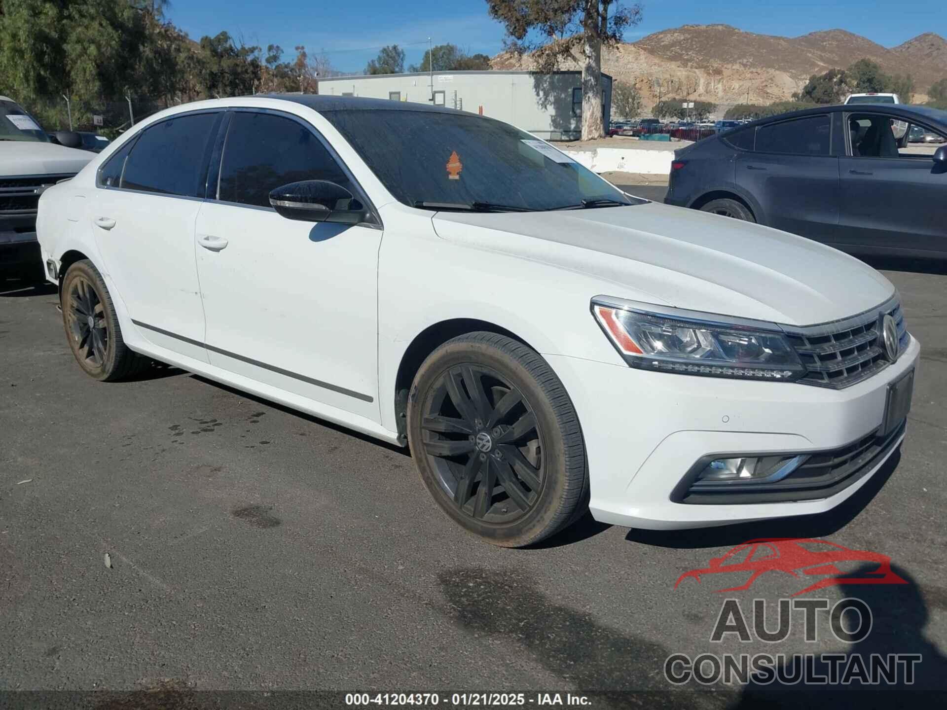 VOLKSWAGEN PASSAT 2017 - 1VWGT7A37HC008840