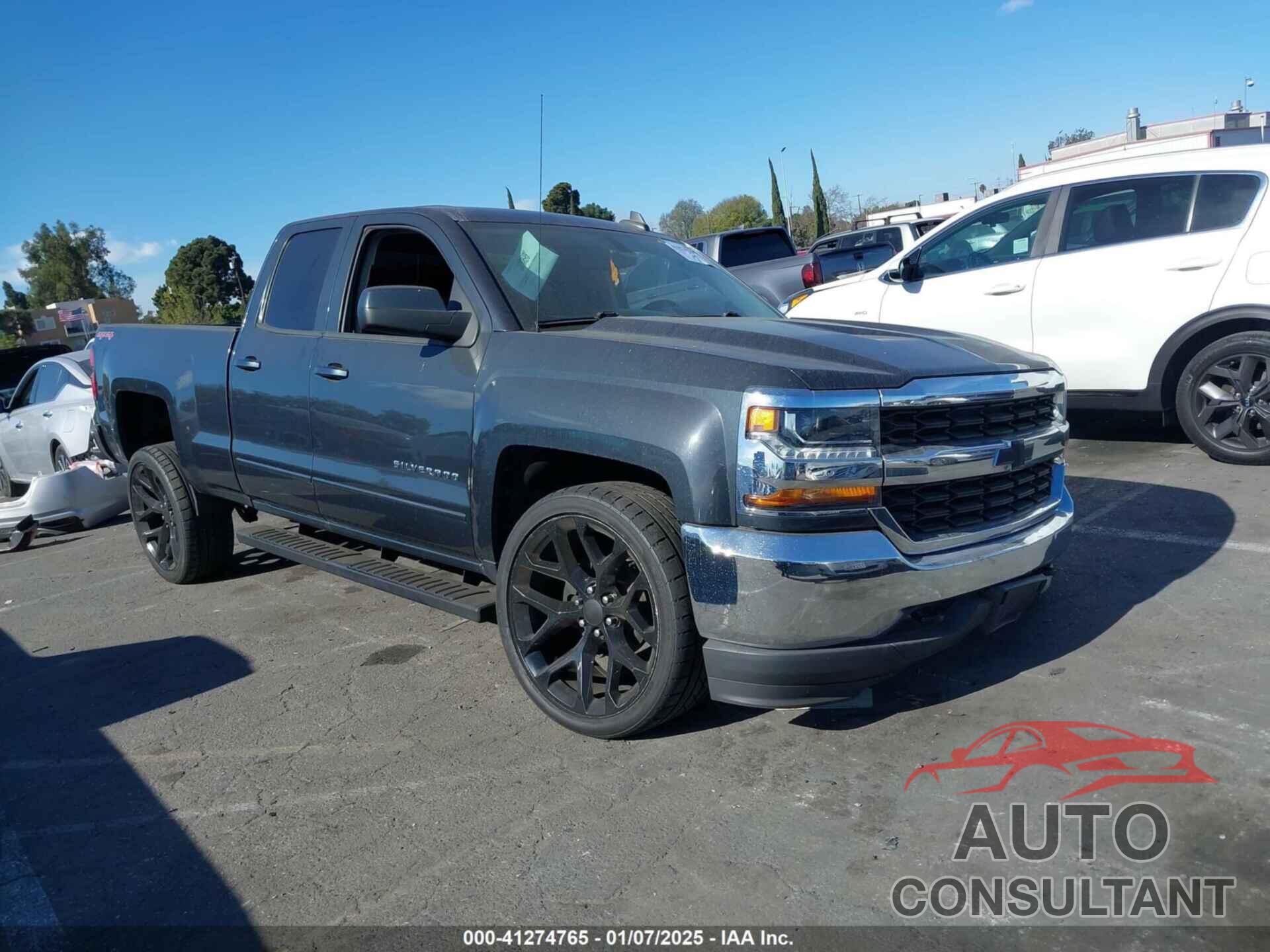 CHEVROLET SILVERADO 1500 2017 - 1GCVKREC7HZ335416