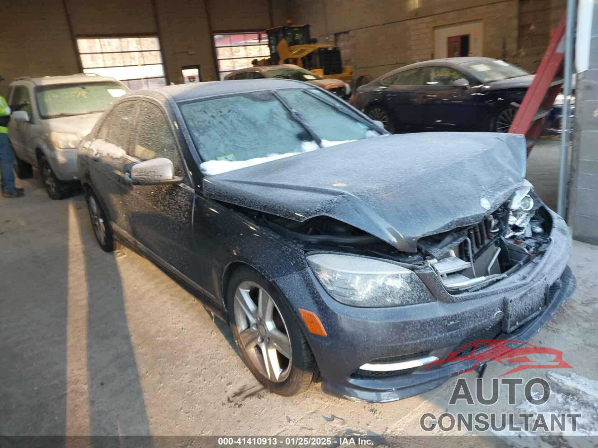 MERCEDES-BENZ C 300 2011 - WDDGF8BB2BR158418