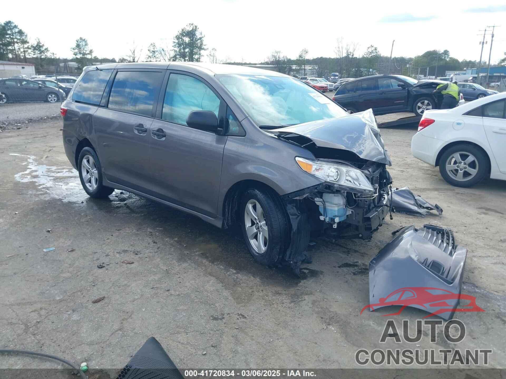 TOYOTA SIENNA 2018 - 5TDZZ3DC9JS942579