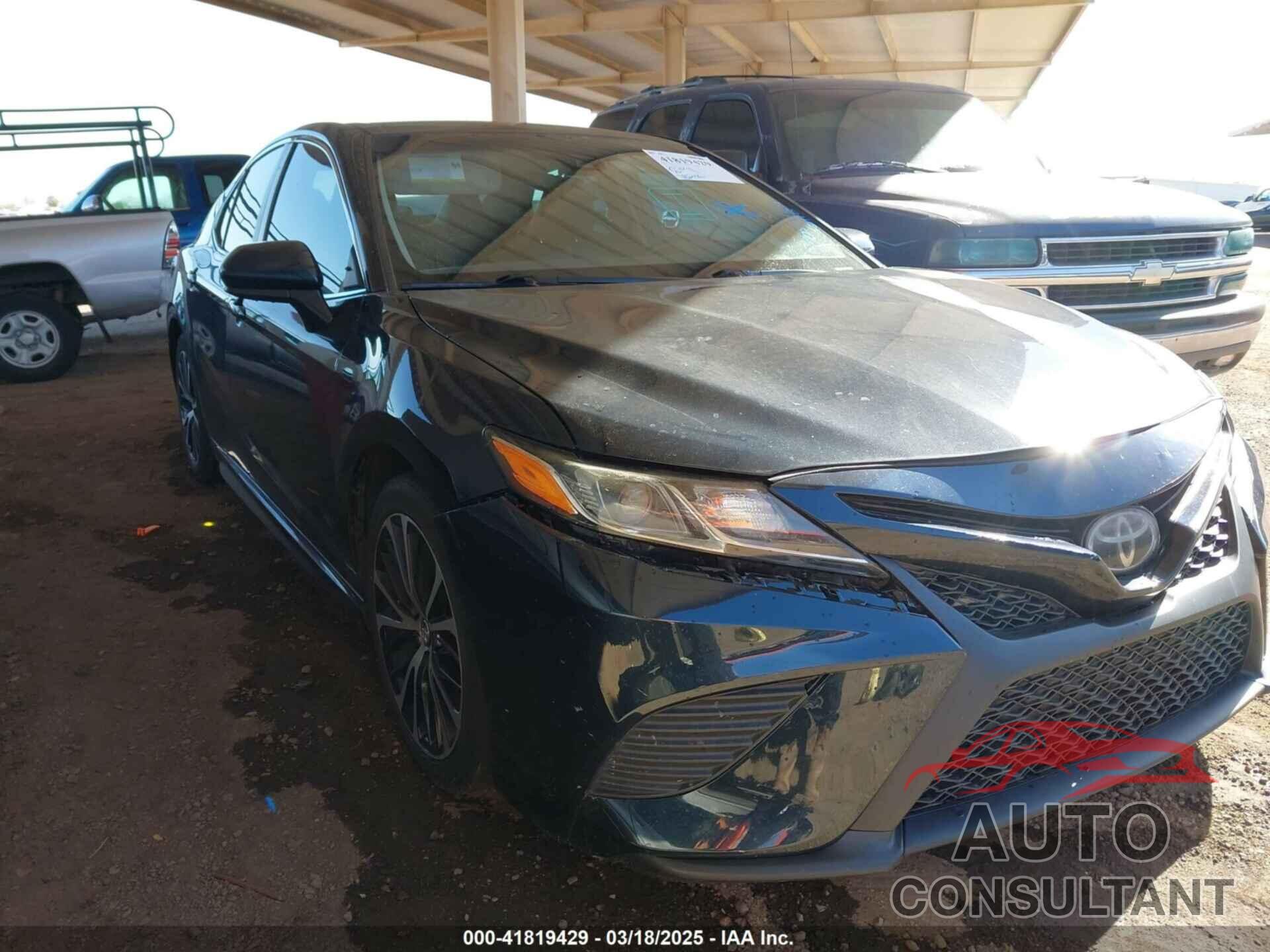 TOYOTA CAMRY 2019 - 4T1B11HK3KU705643