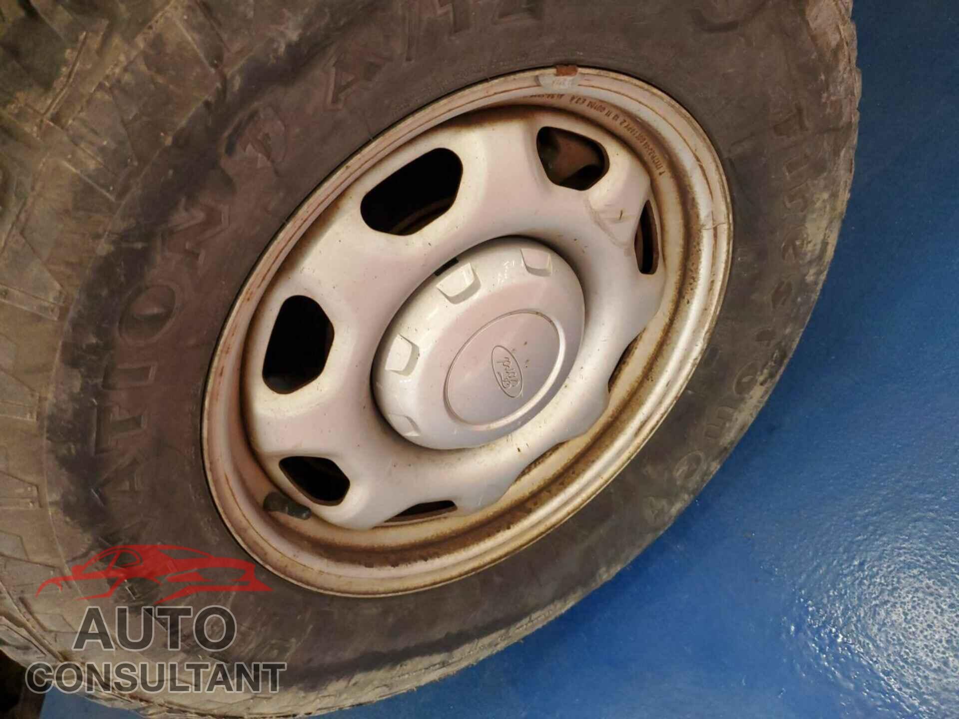 FORD F-150 2011 - 1FTFX1EF9BFB05824