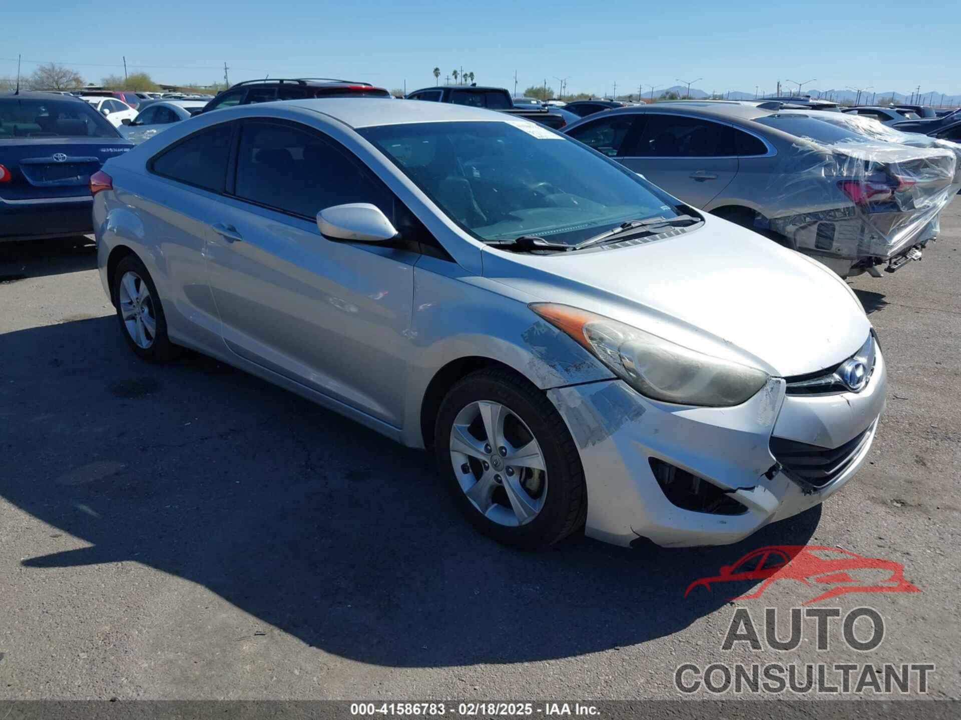 HYUNDAI ELANTRA 2013 - KMHDH6AE2DU007632