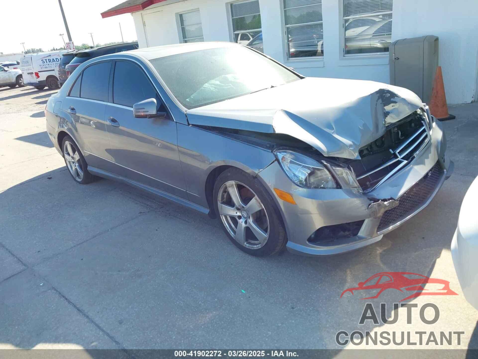 MERCEDES-BENZ E-CLASS 2010 - WDDHF5GBXAA200293