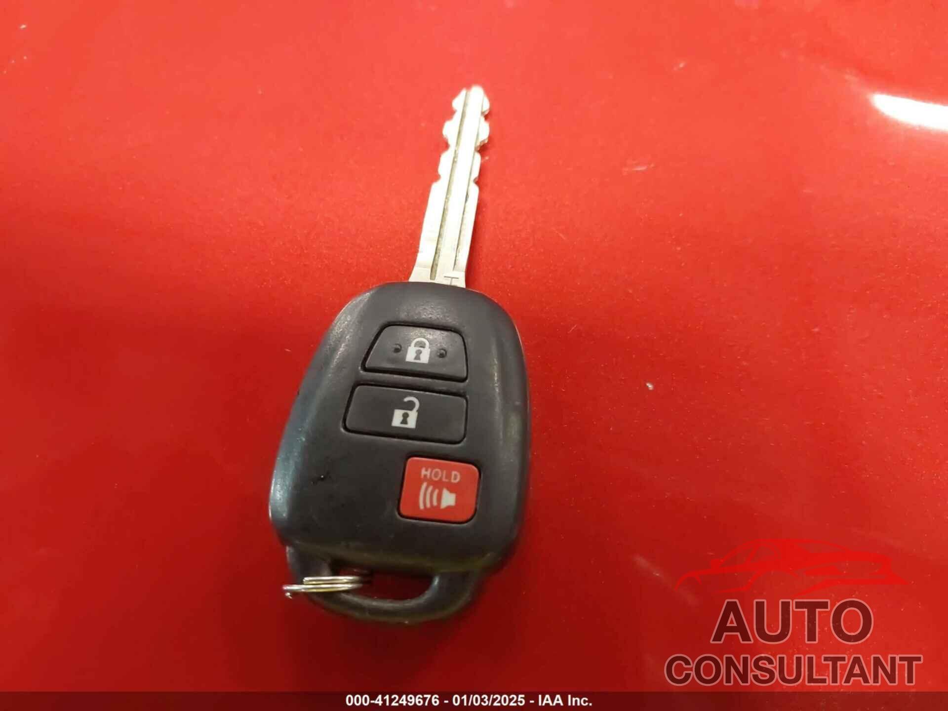 TOYOTA RAV4 2015 - JTMBFREV8FJ018958