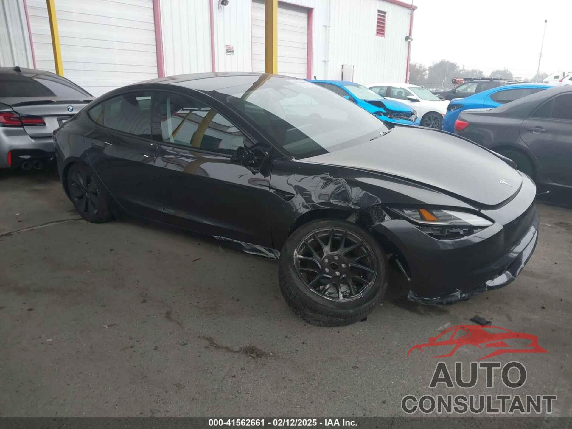 TESLA MODEL 3 2024 - 5YJ3E1EA3RF737102