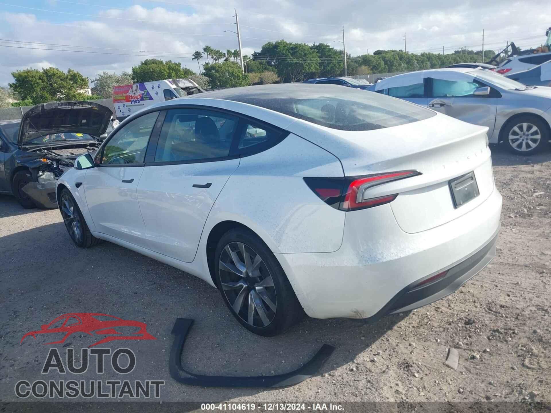 TESLA MODEL 3 2024 - 5YJ3E1EA7RF751293