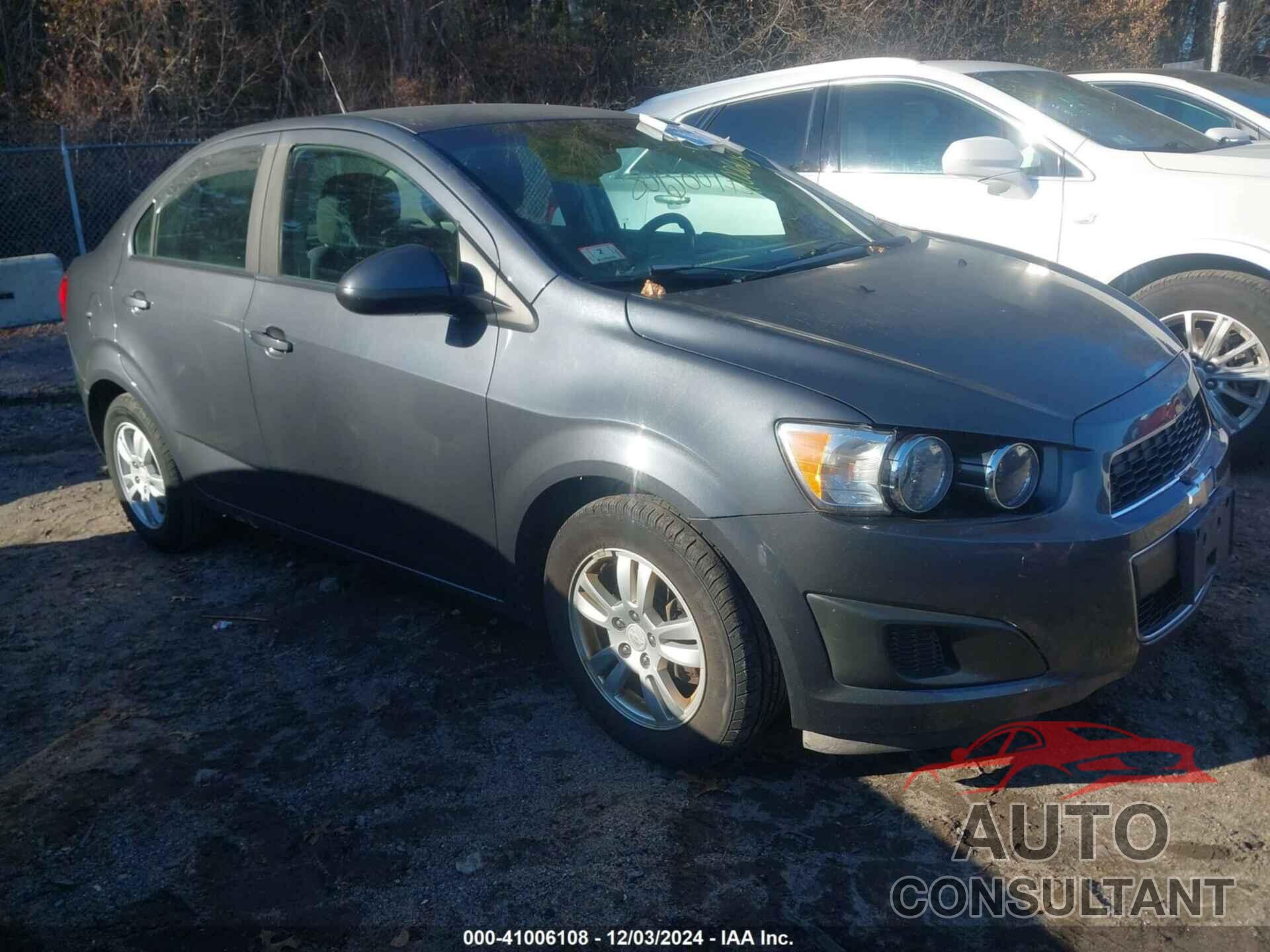 CHEVROLET SONIC 2013 - 1G1JC5SG2D4107917