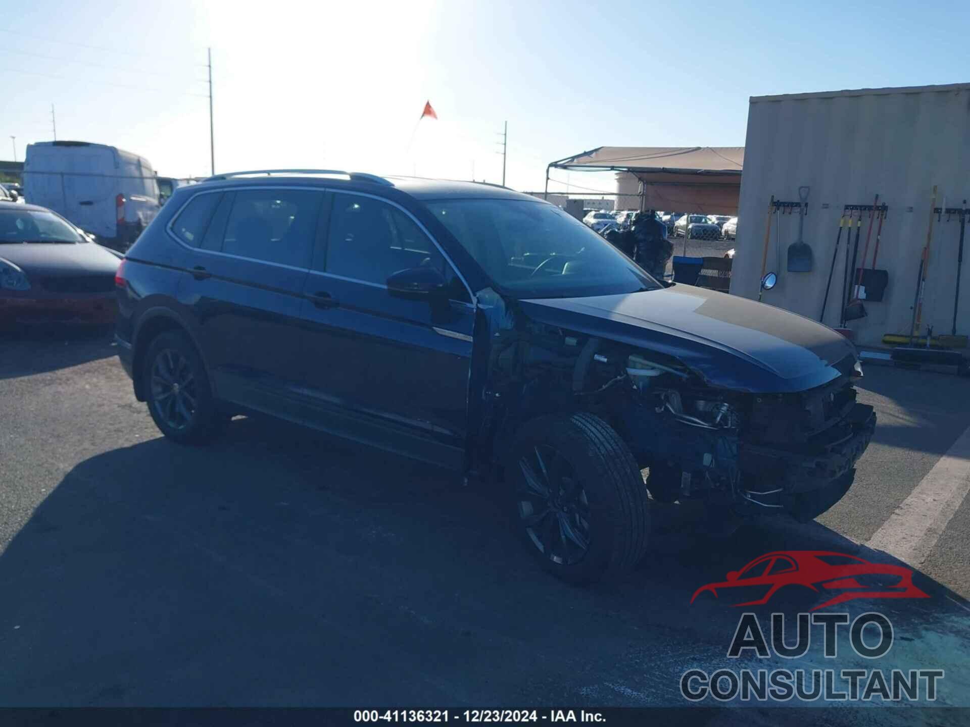 VOLKSWAGEN TIGUAN 2023 - 3VV3B7AX0PM122345
