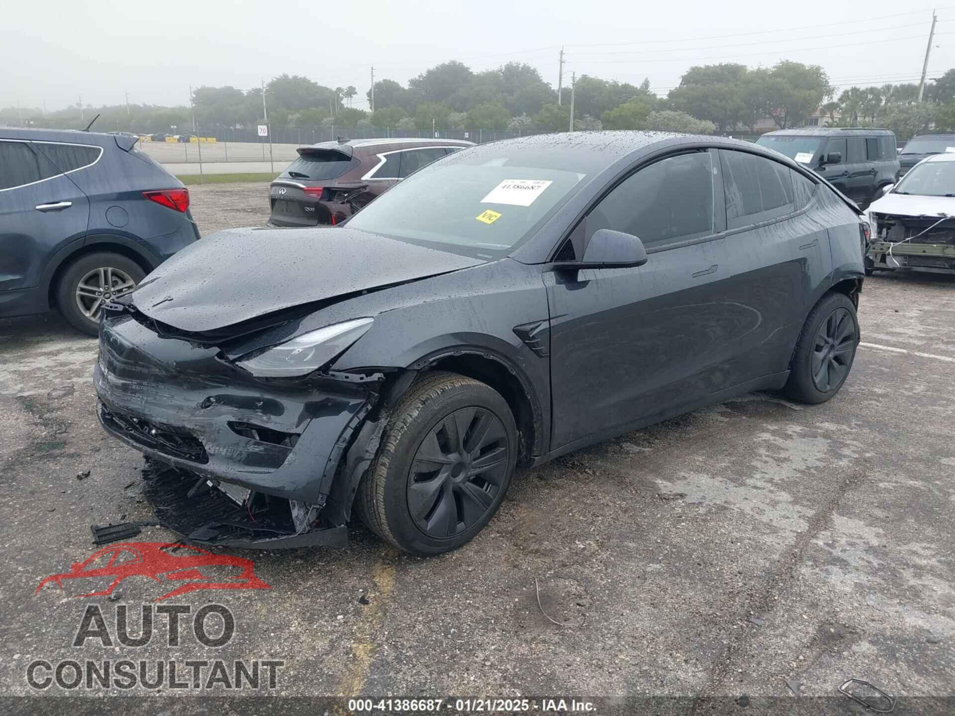 TESLA MODEL Y 2024 - 7SAYGDED8RF213927