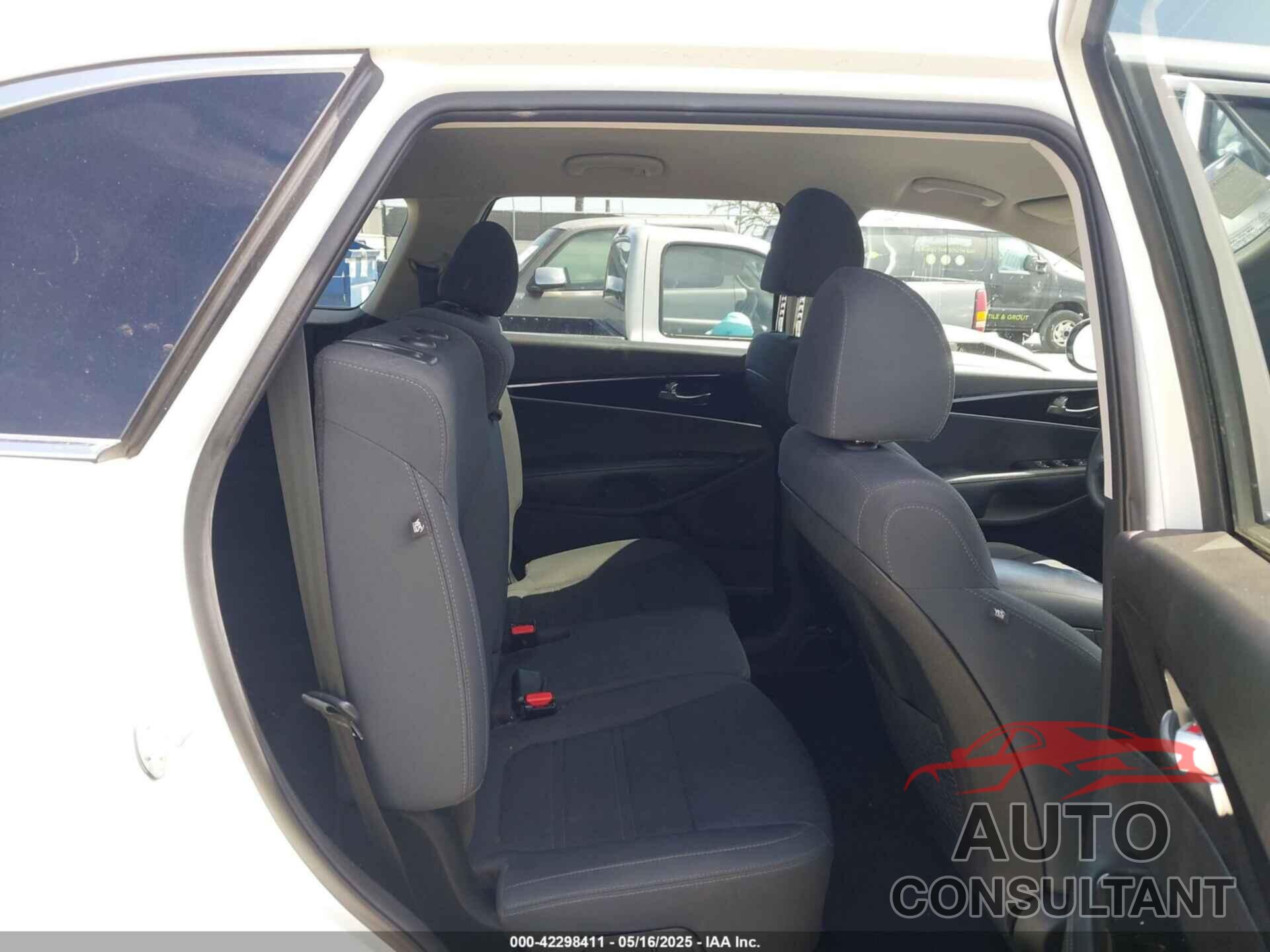 KIA SORENTO 2019 - 5XYPG4A38KG550585