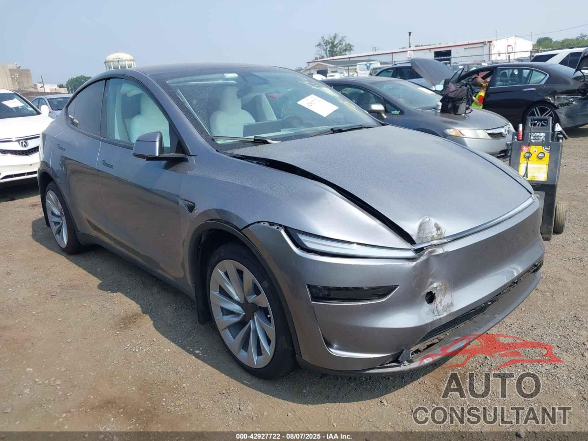 TESLA MODEL Y 2026 - 7SAYGDEE5TF325116