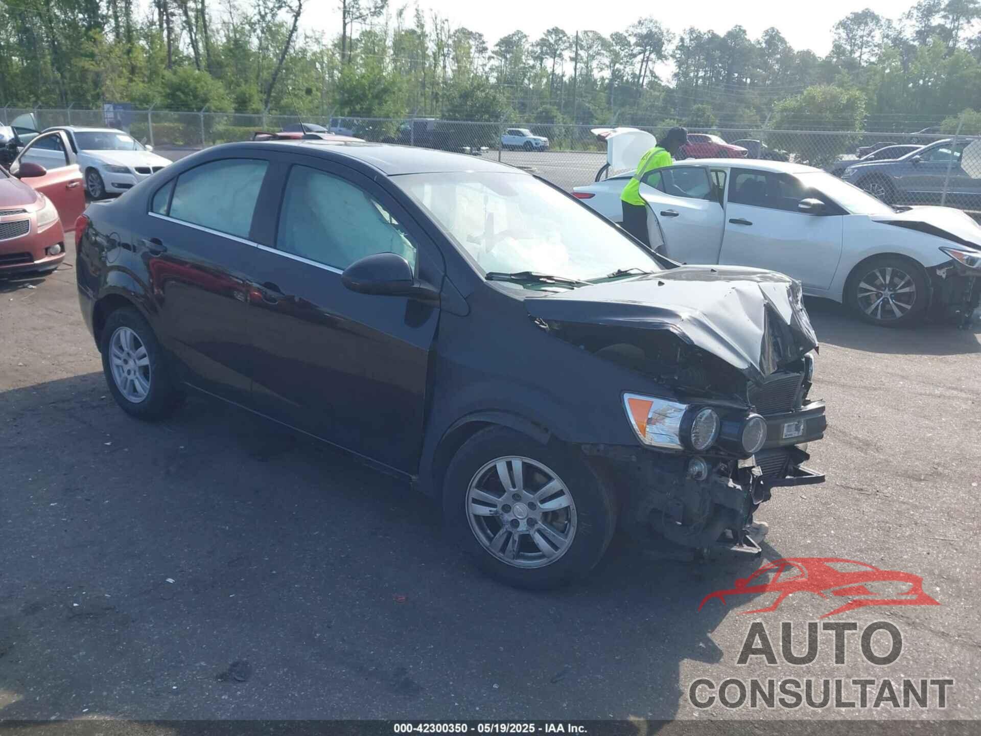 CHEVROLET SONIC 2016 - 1G1JC5SB1G4106377