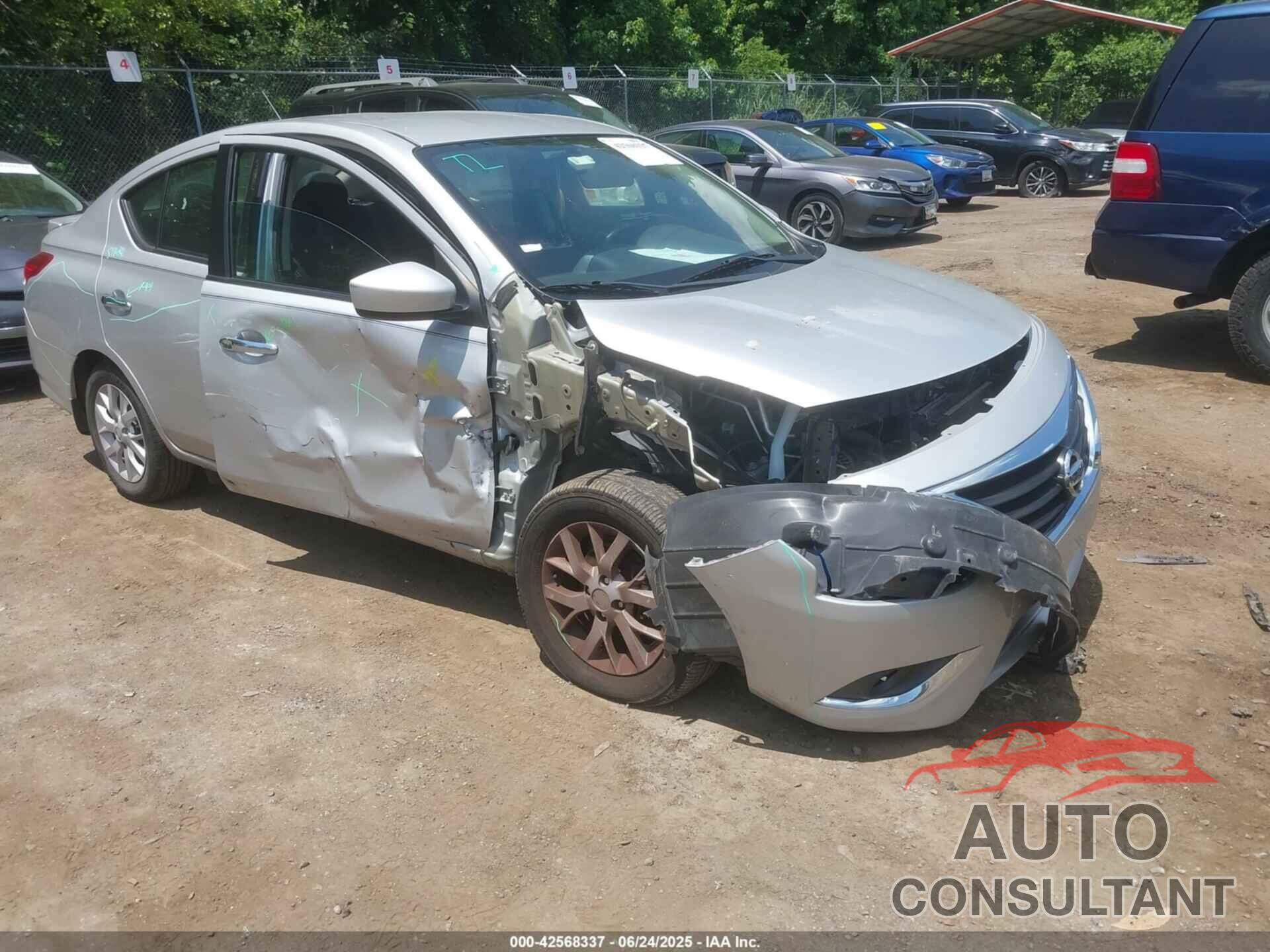 NISSAN VERSA 2019 - 3N1CN7AP3KL814557