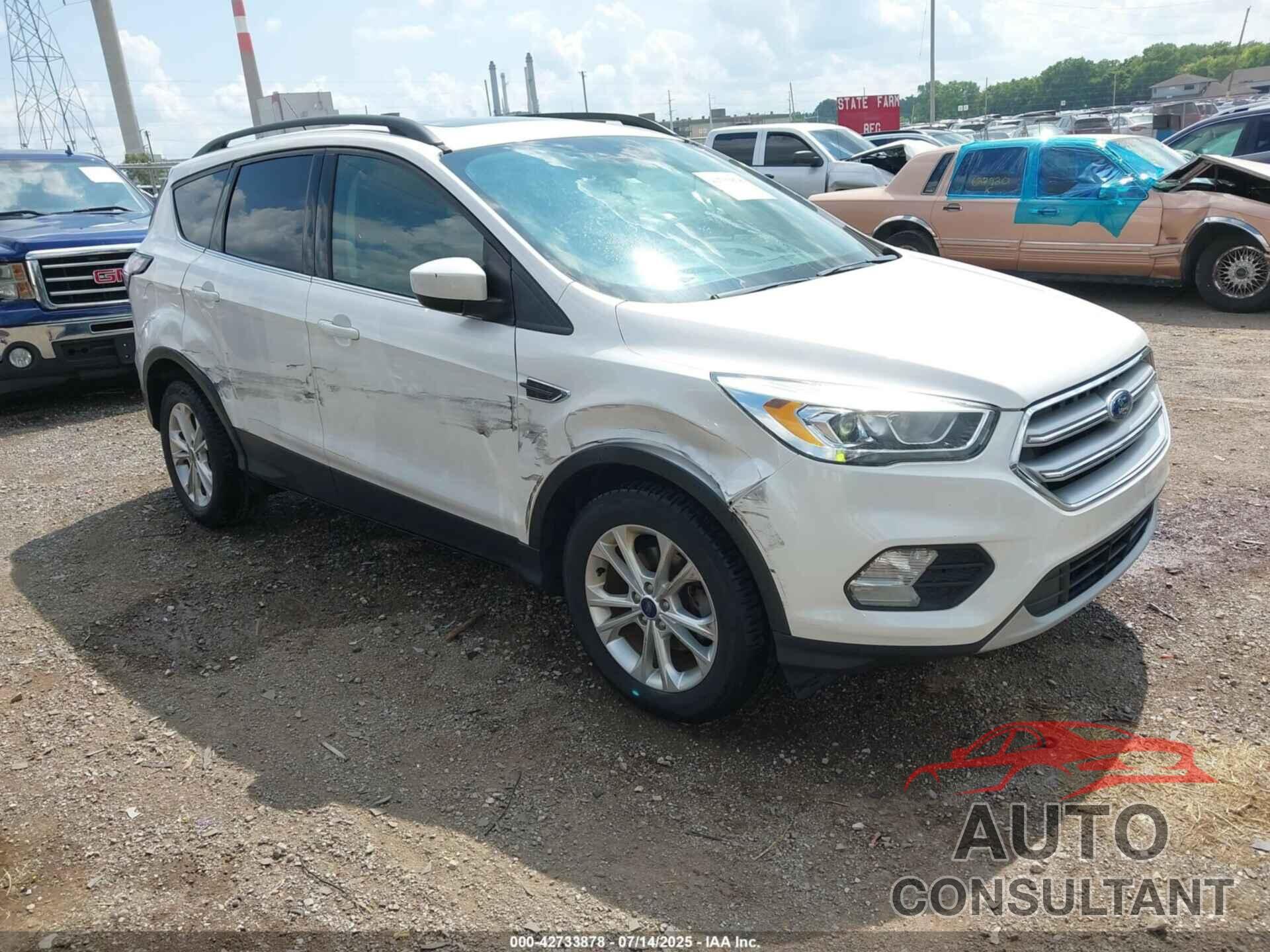 FORD ESCAPE 2017 - 1FMCU0GD9HUD52472