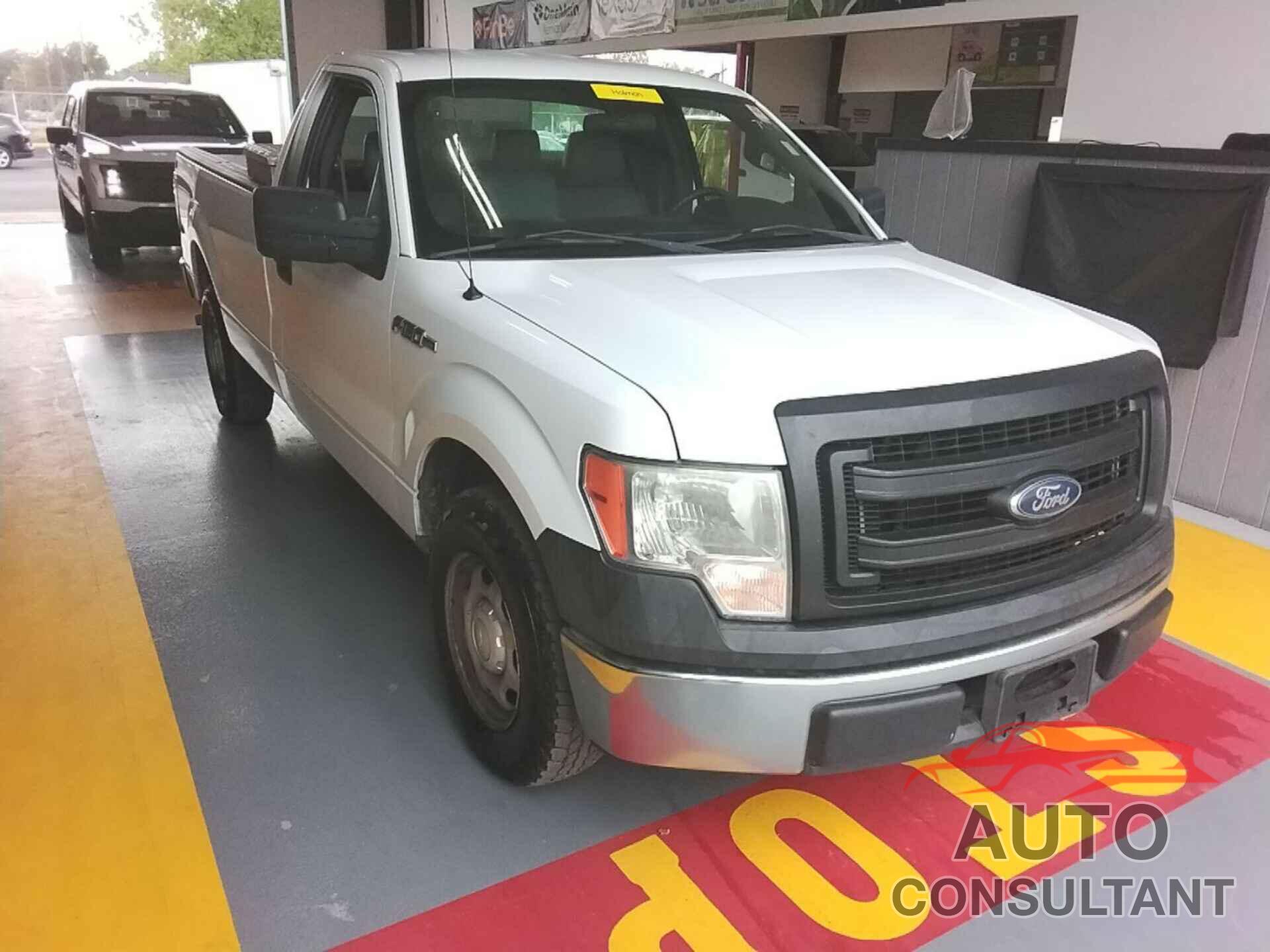 FORD F150 2014 - 1FTMF1CM4EKF18256