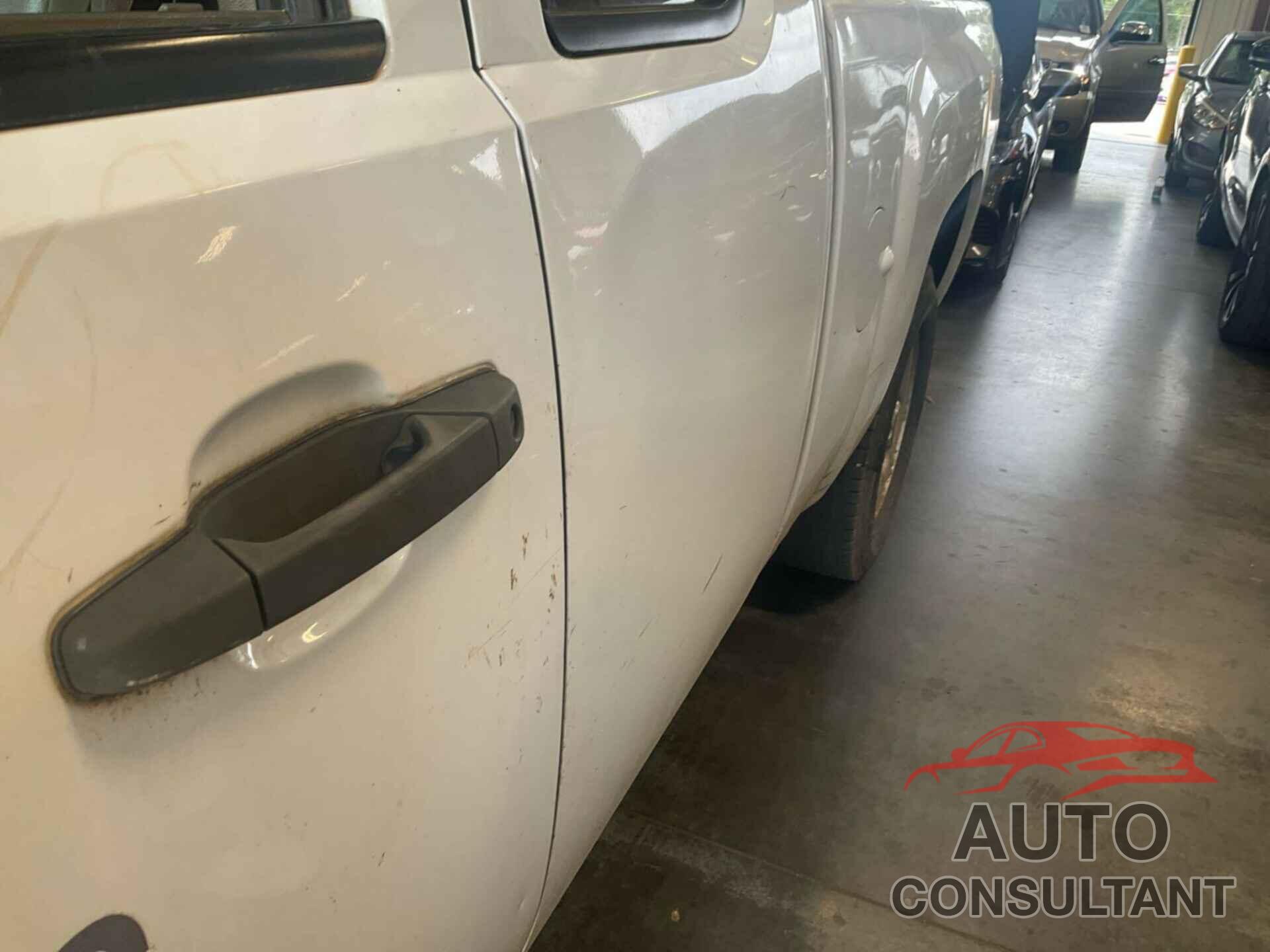 CHEVROLET SILVERADO 2011 - 1GCRKPE37BZ117392