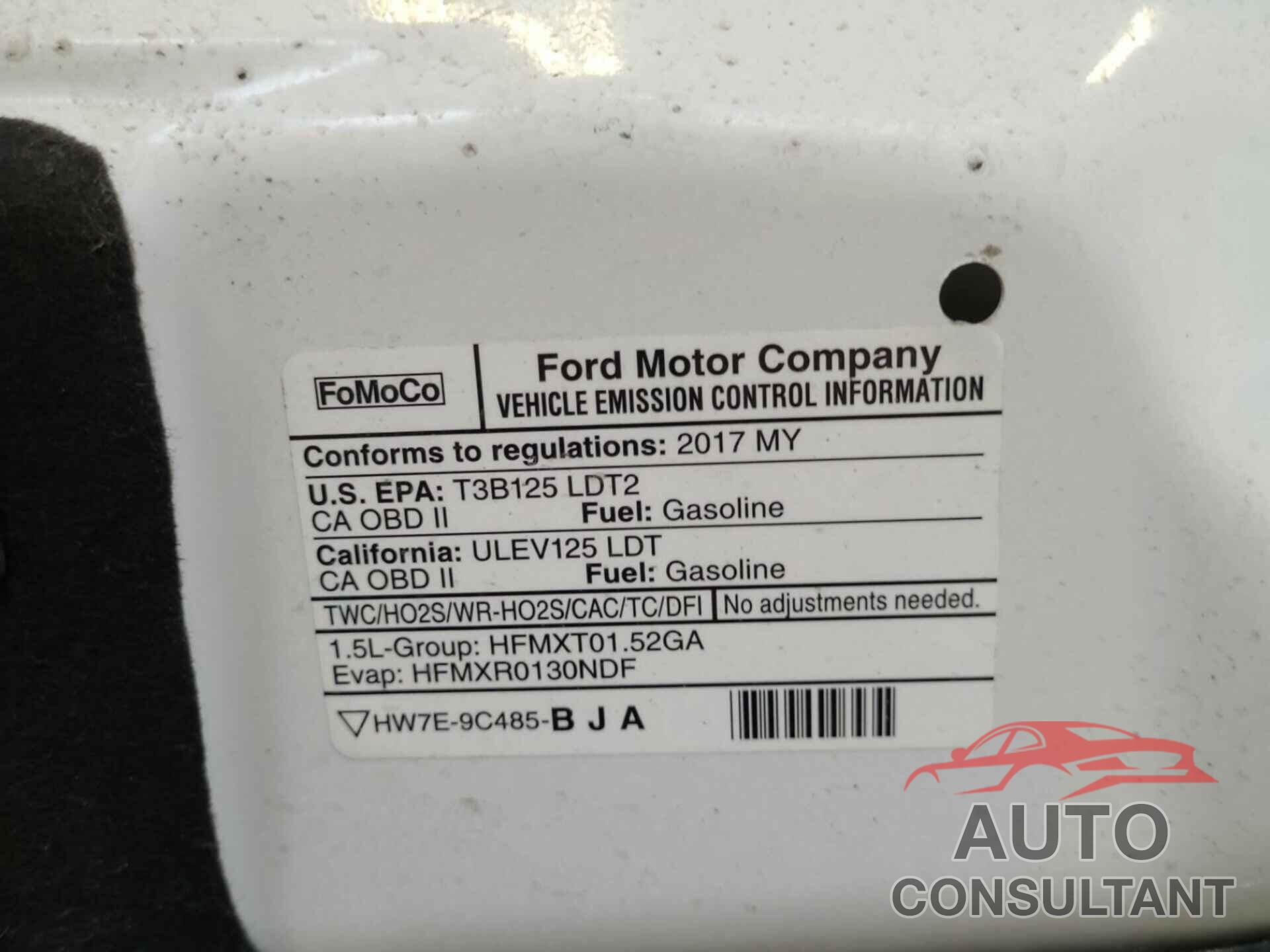 FORD ESCAPE 2017 - 1FMCU9GD0HUC04697