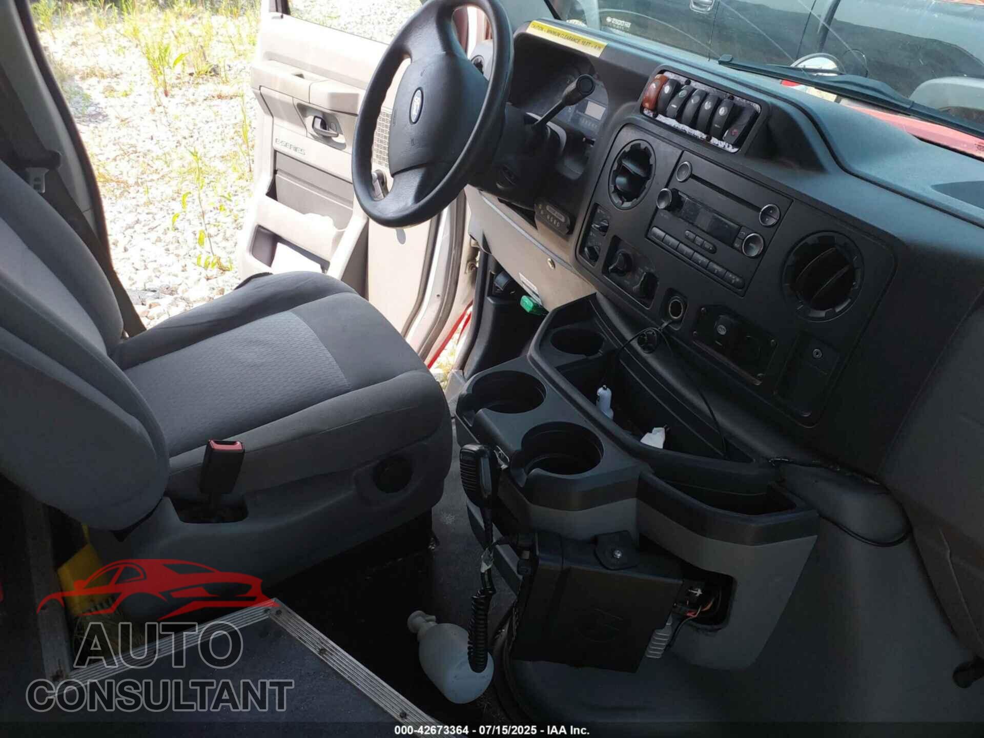 FORD E-450 CUTAWAY 2017 - 1FDFE4FS9HDC36433