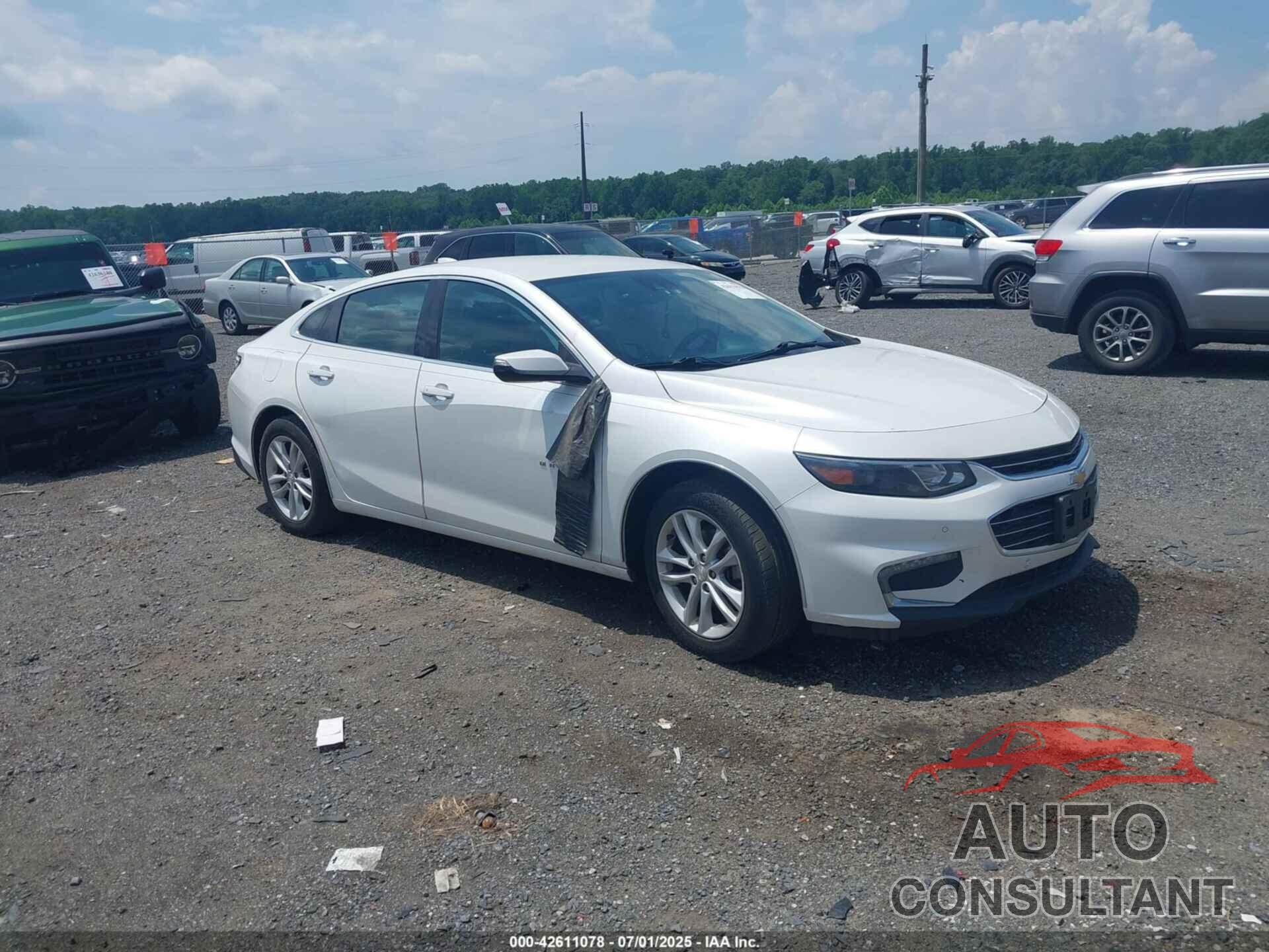 CHEVROLET MALIBU 2017 - 1G1ZE5ST0HF111419